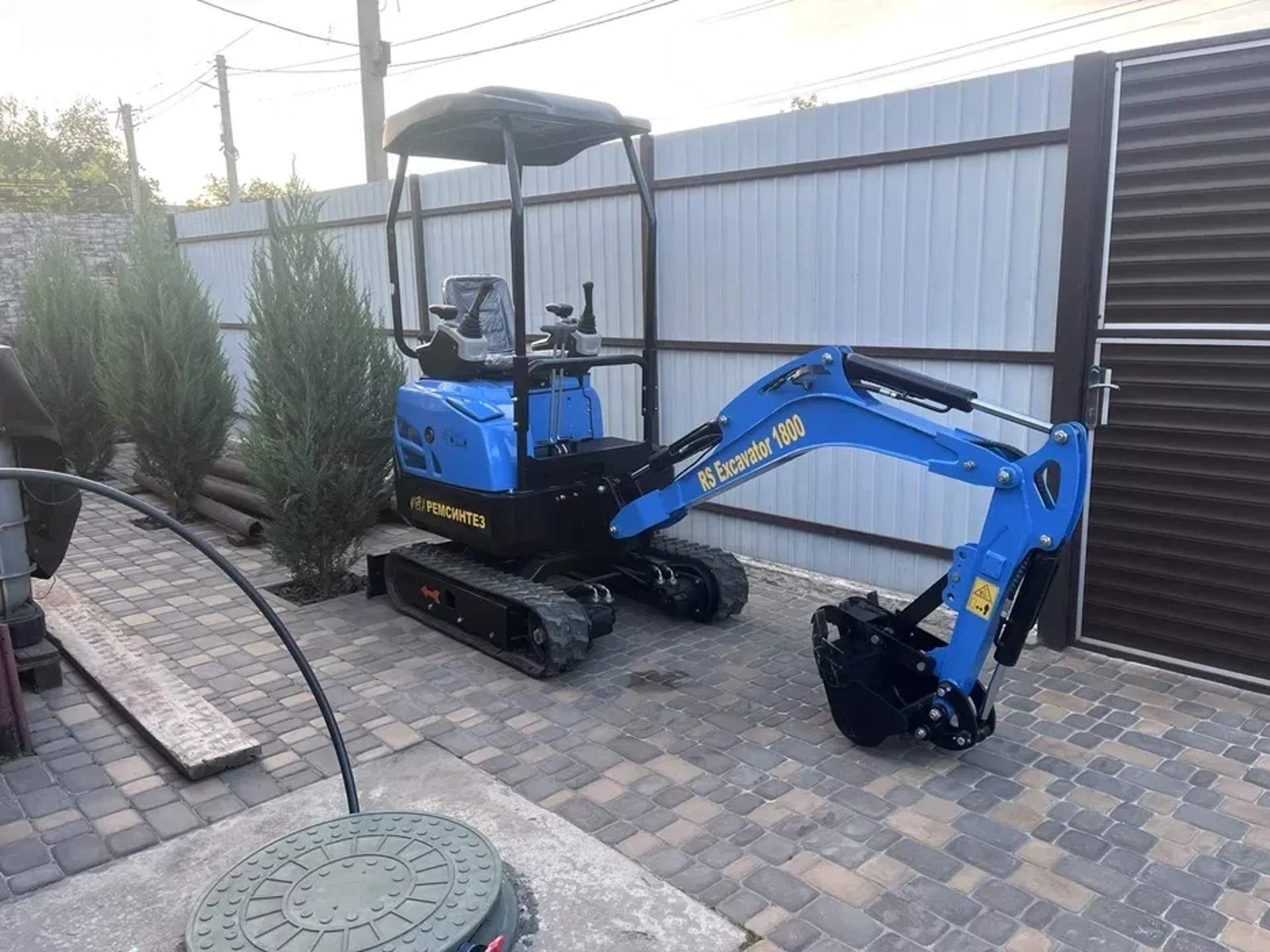 Міні екскаватор Ремсінтез RS Excavator 1800