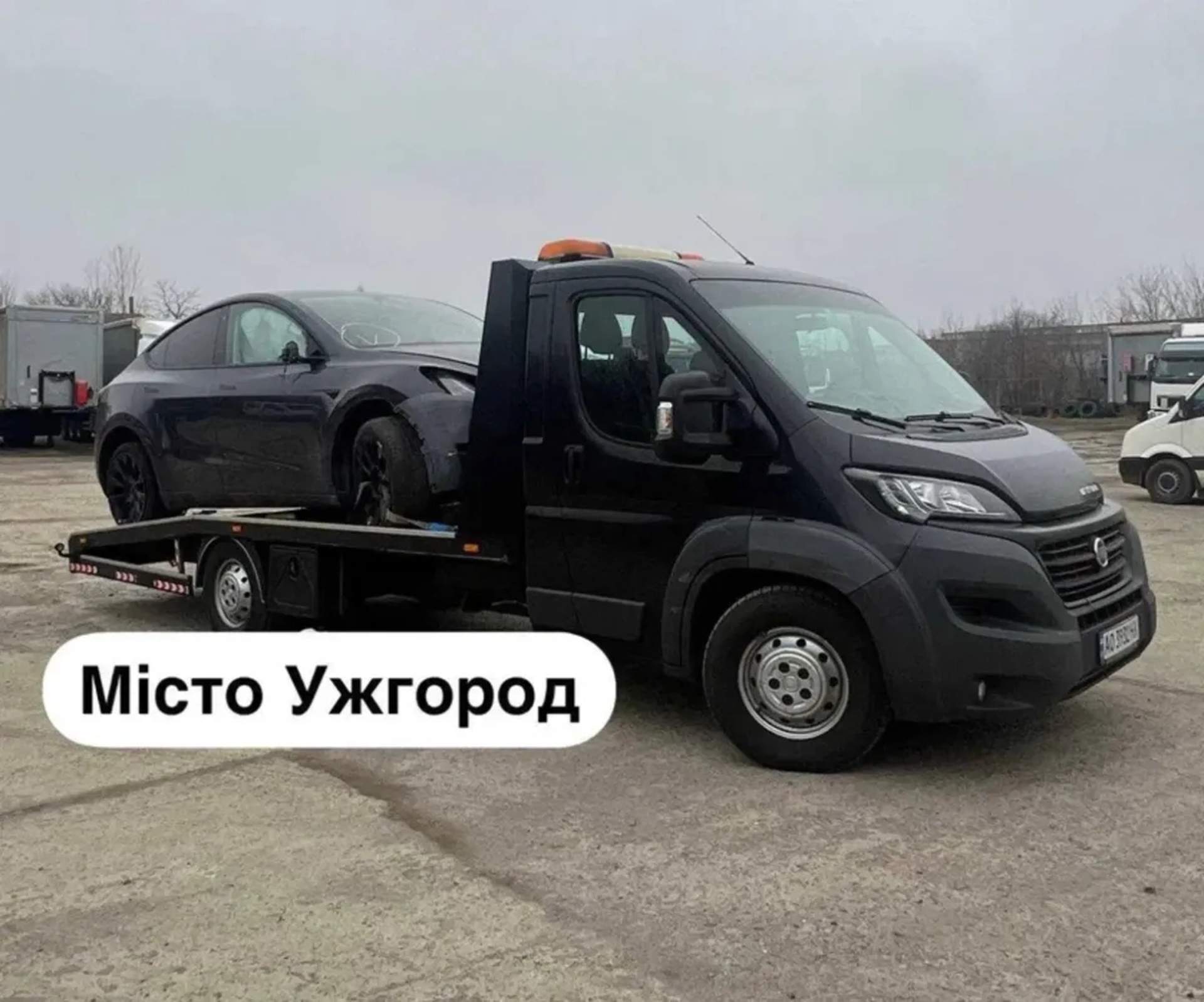 Евакуатор на базі Fiat Ducato для транспортування легкових автомобілів