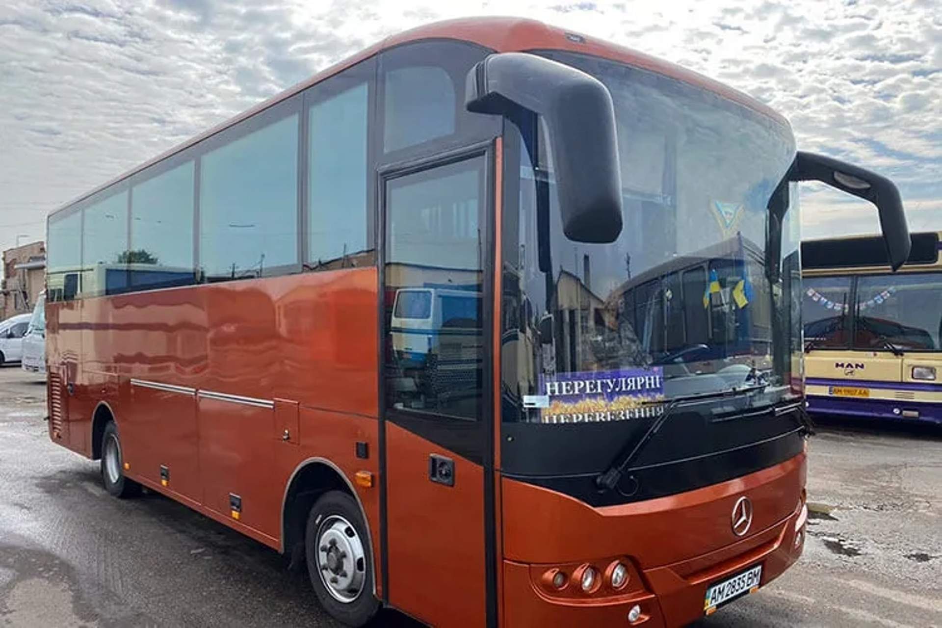 Автобус Mercedes 30 місць. Замовлення