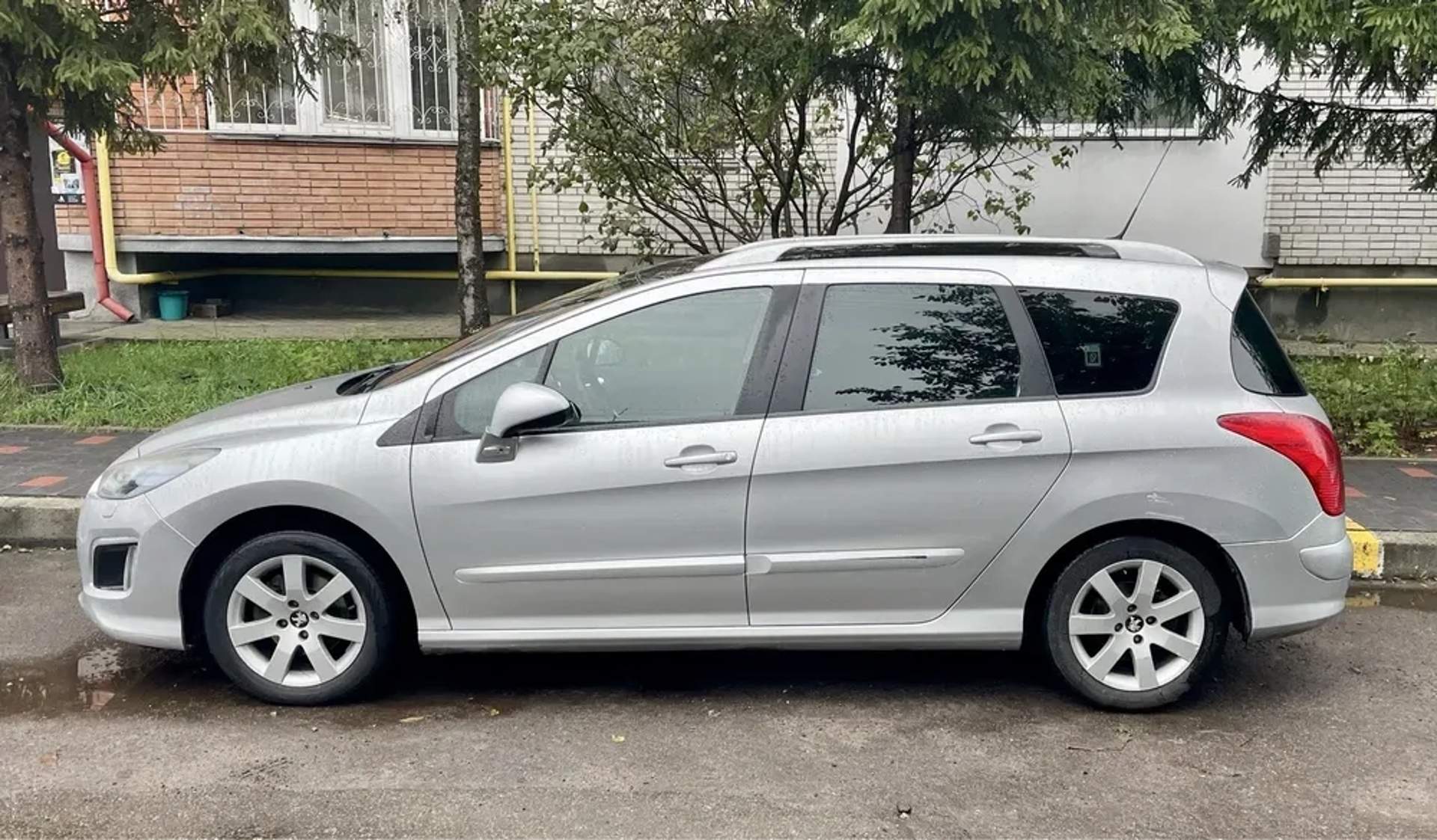 Авто Пежо 308 з роботизованою АКП