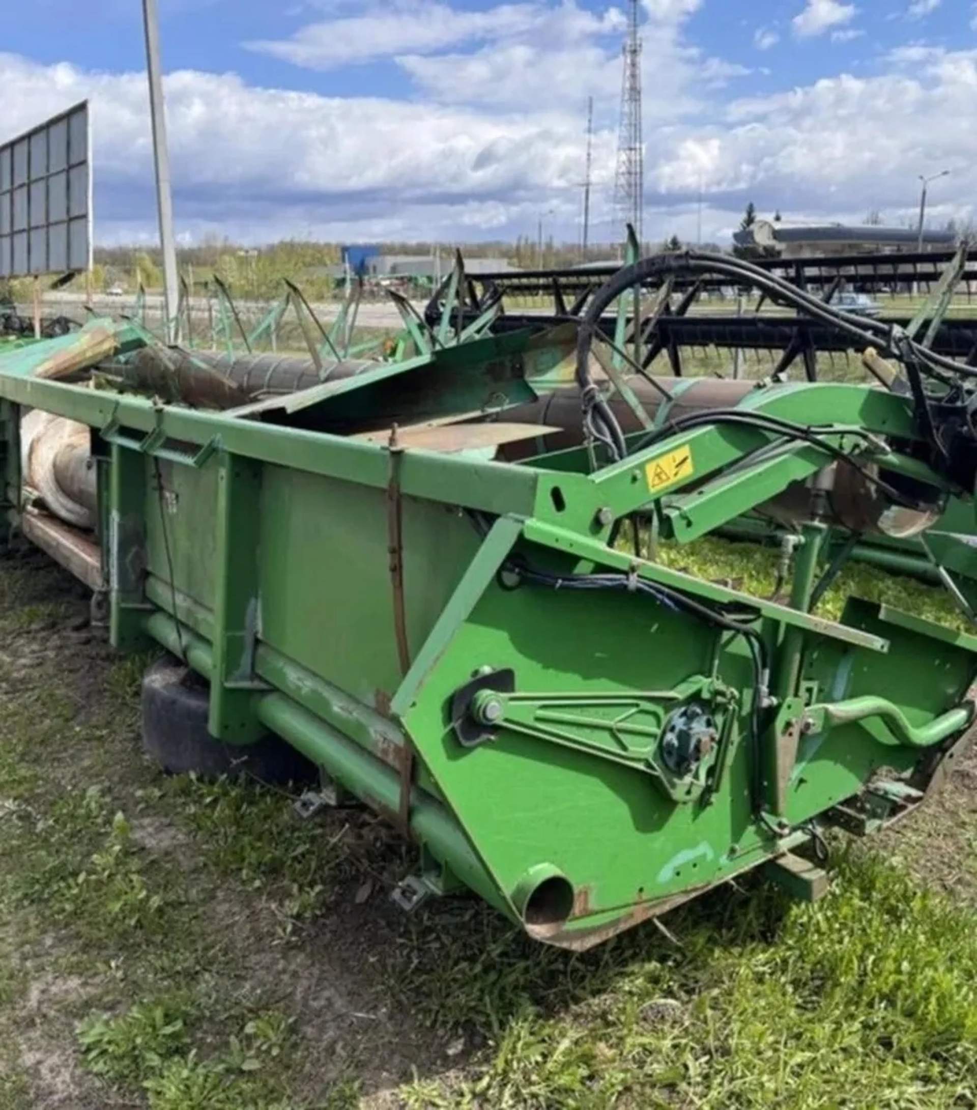 Жатка зернова John Deere 625R.