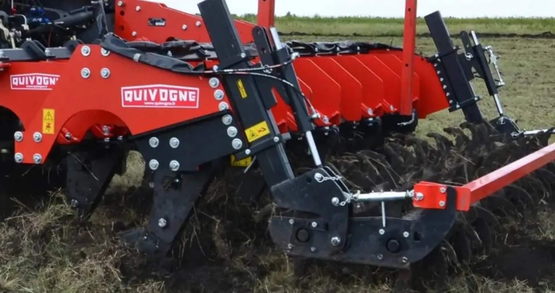 Глибокорозпушувач Quivogne для обробітку ґрунту