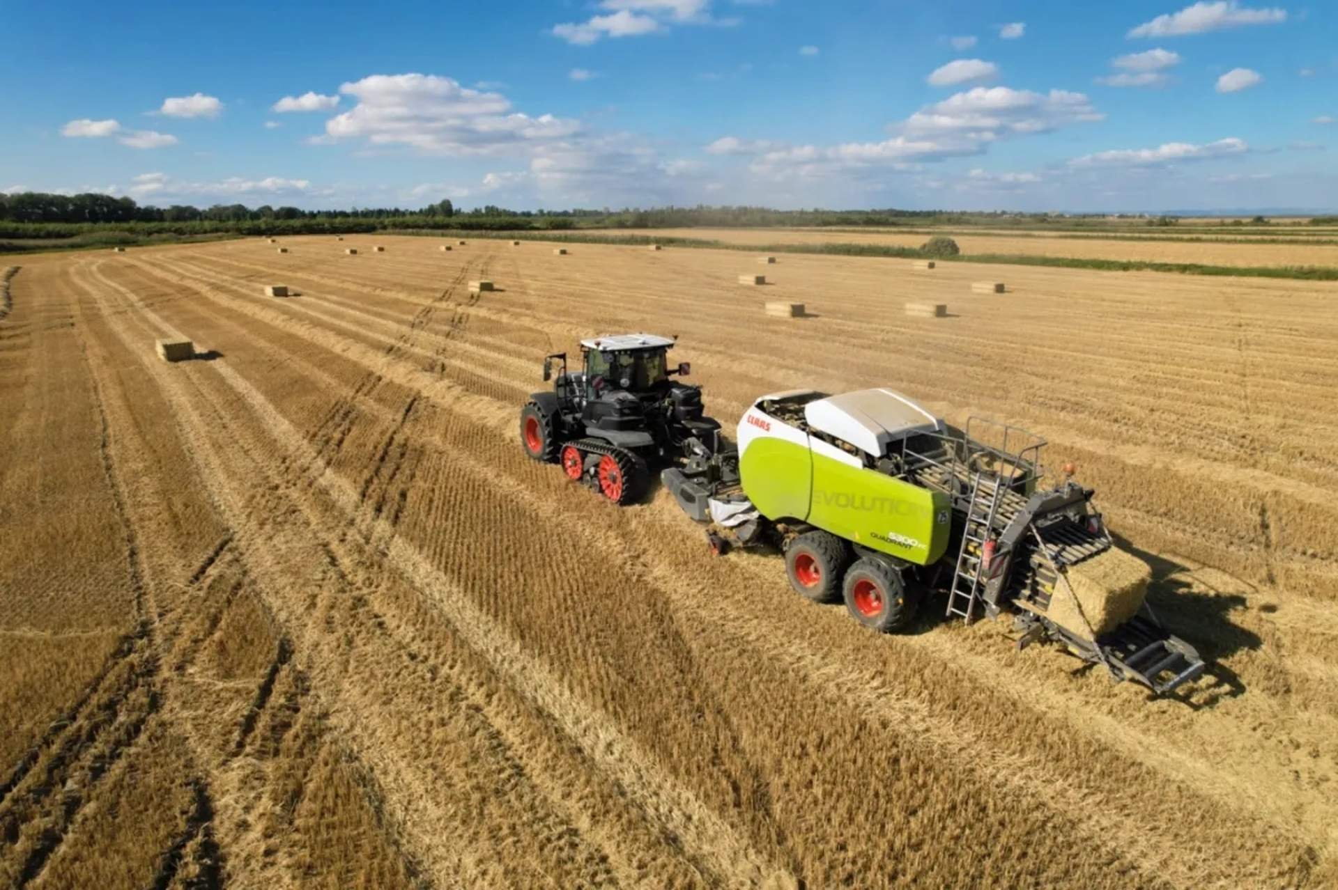 Тюковий прес-підбирач нового покоління CLAAS QUADRANT