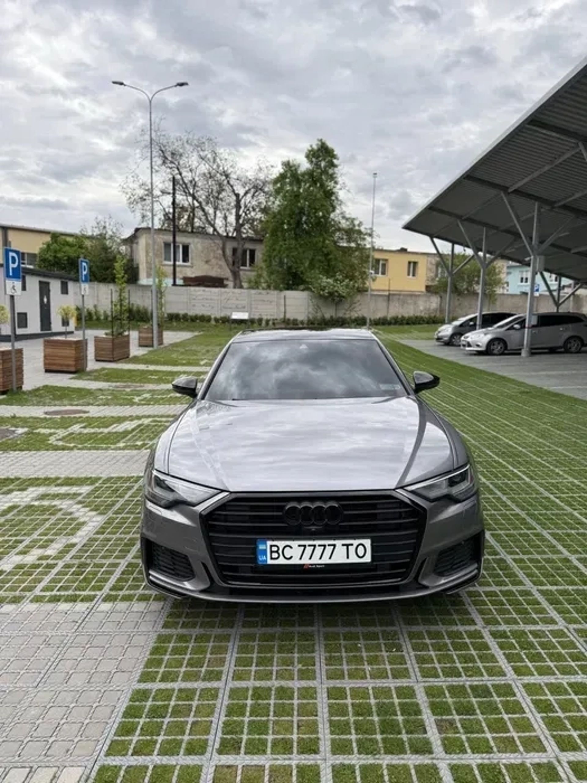 Авто Audi A6 c8 — Преміальний седан бізнес-класу.