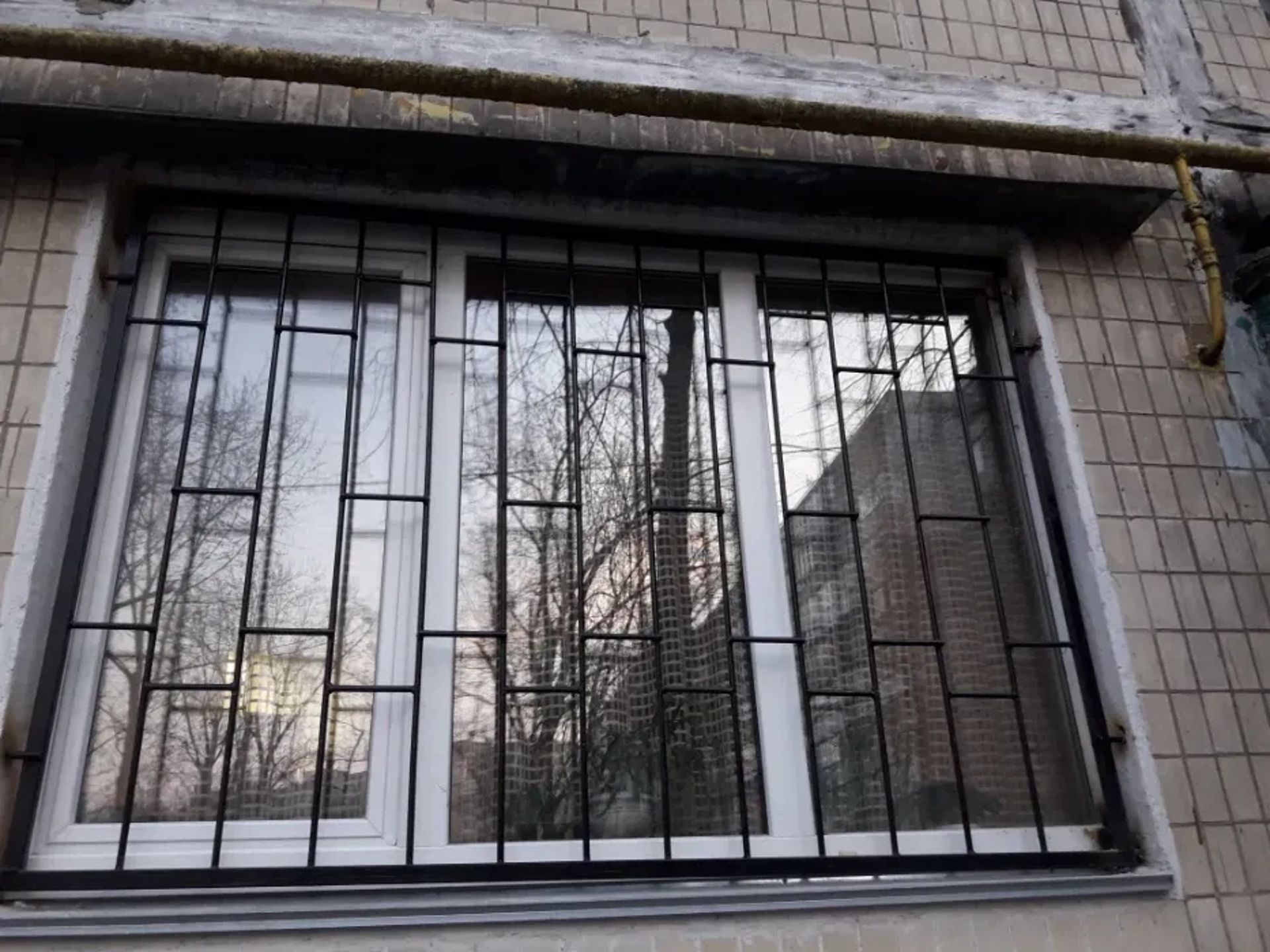 Зварювальний інвертор або виконаю зварювальні роботи.