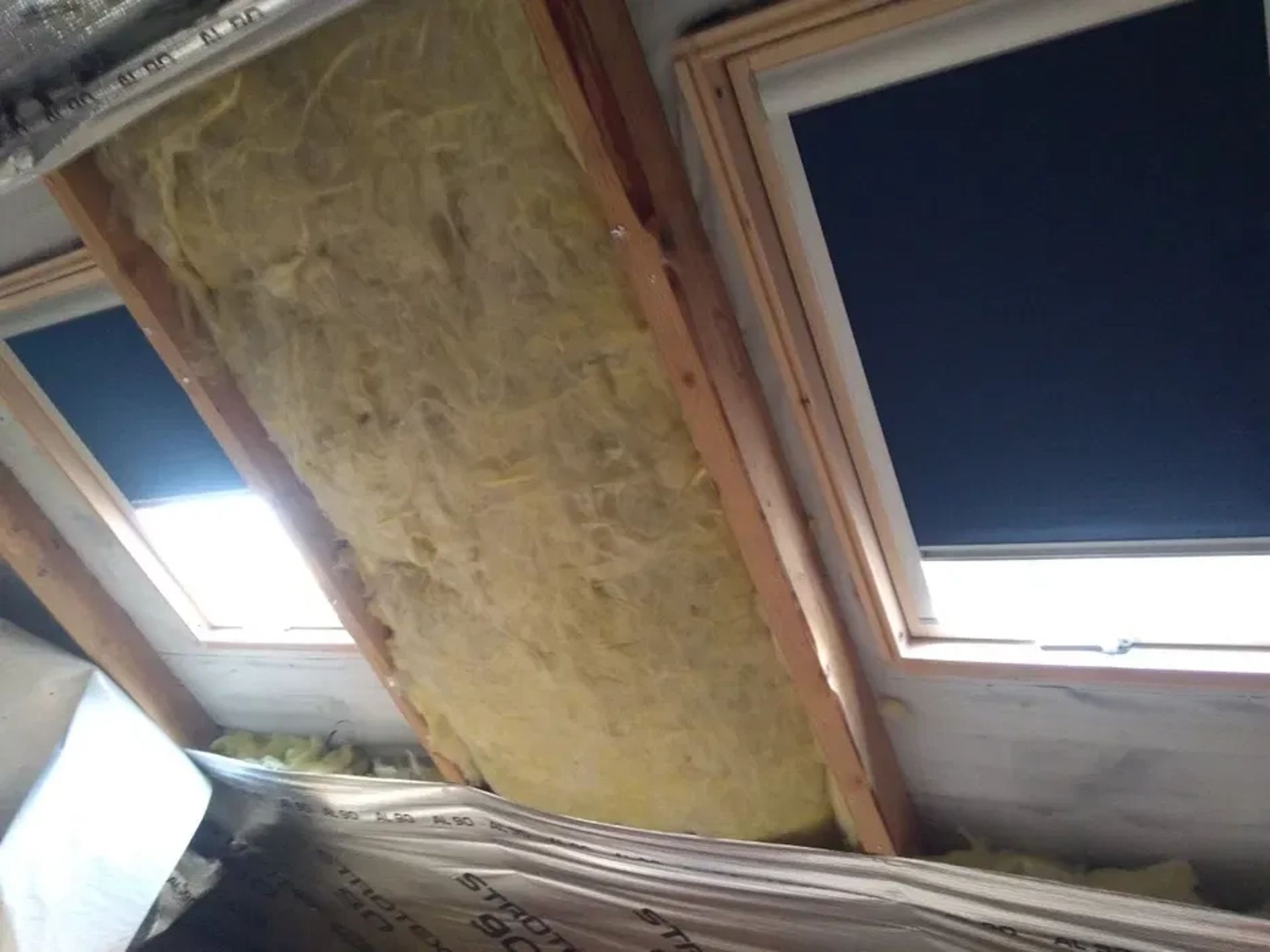 Монтаж мансардних вікон FAKRO, Roto, Velux. Дах, покрівля. Ціна від 4900