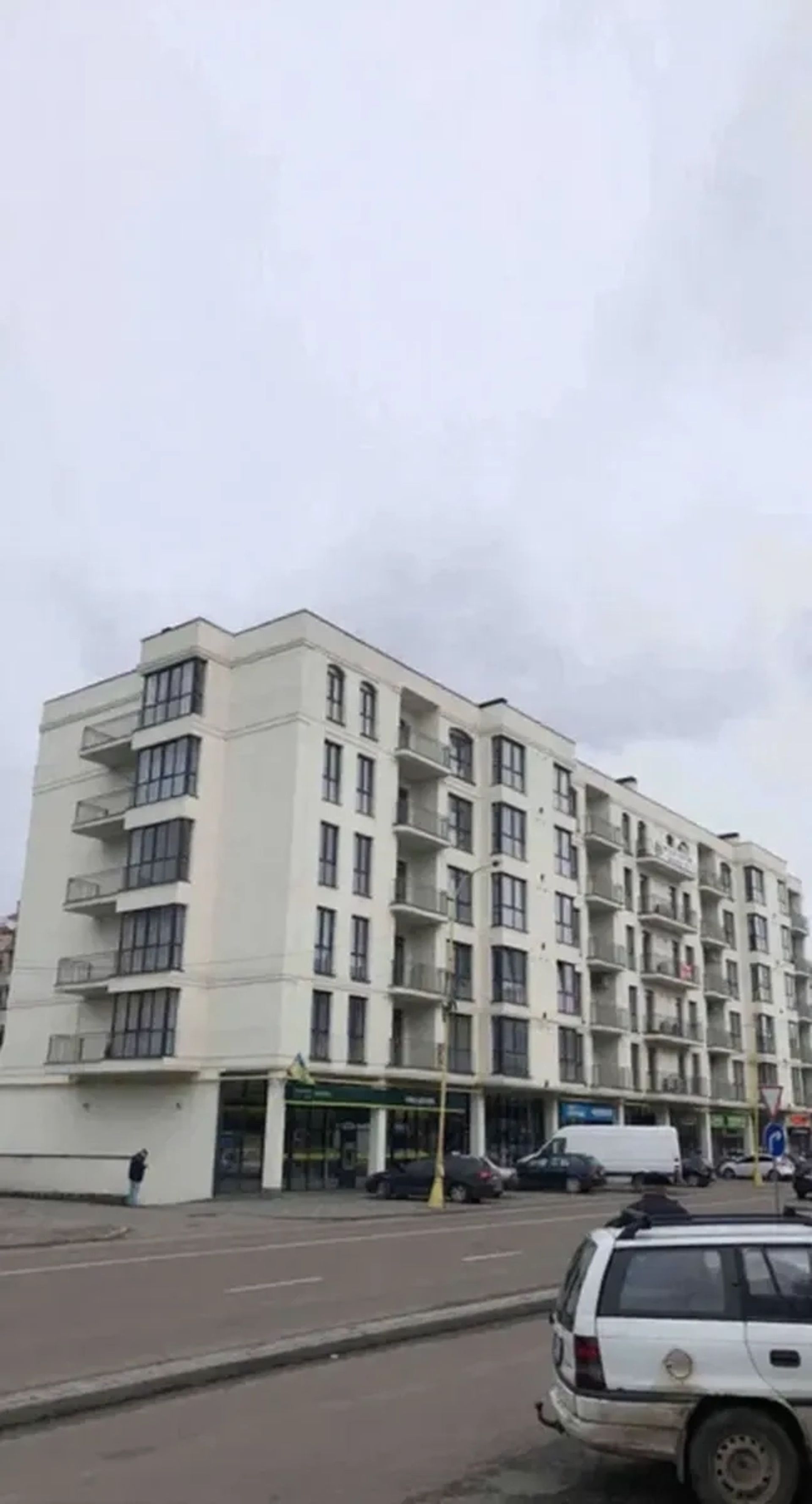 Зручне паркомісце, зручний заїзд