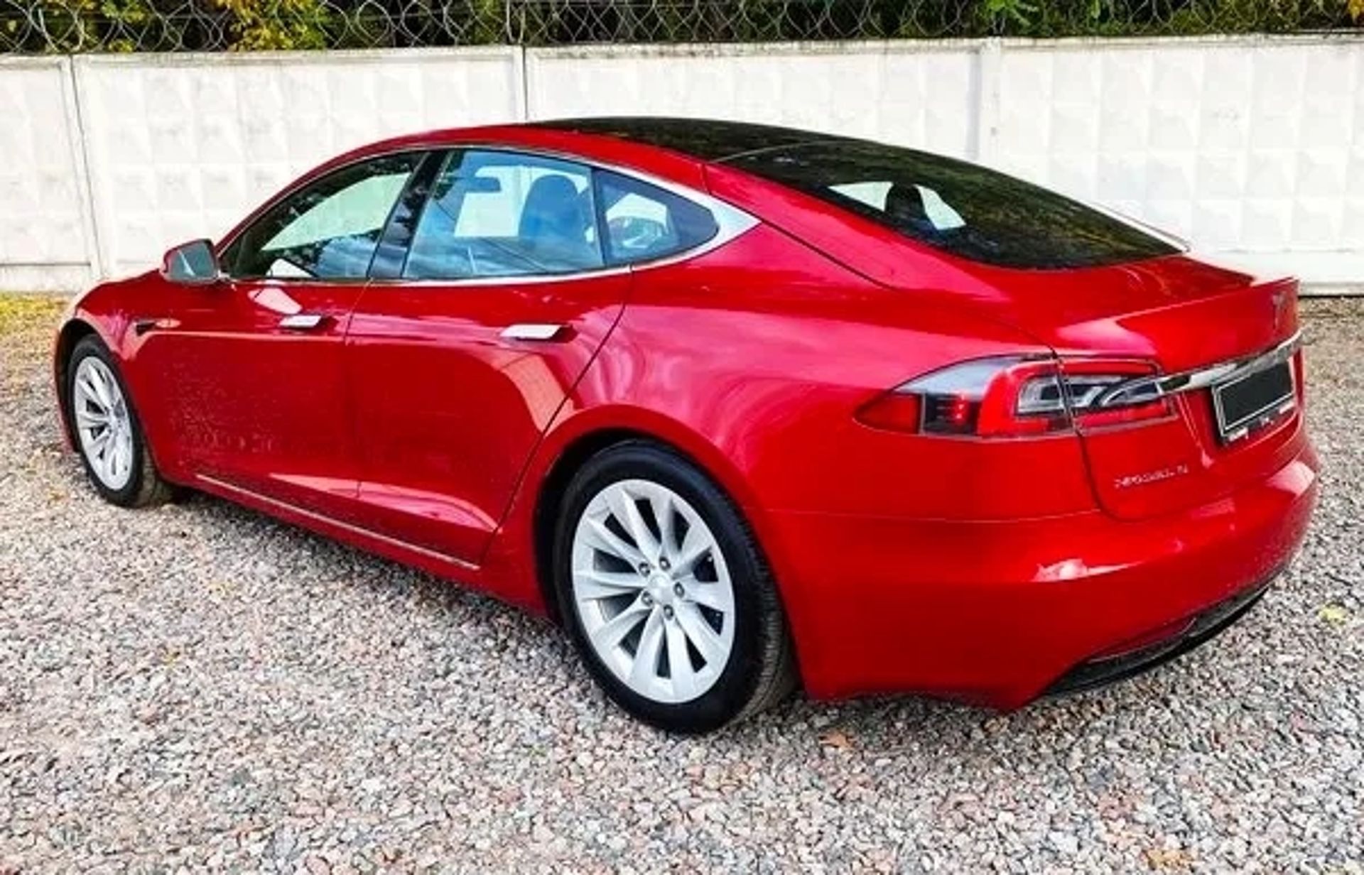 054 Tesla Model S без водія з водієм