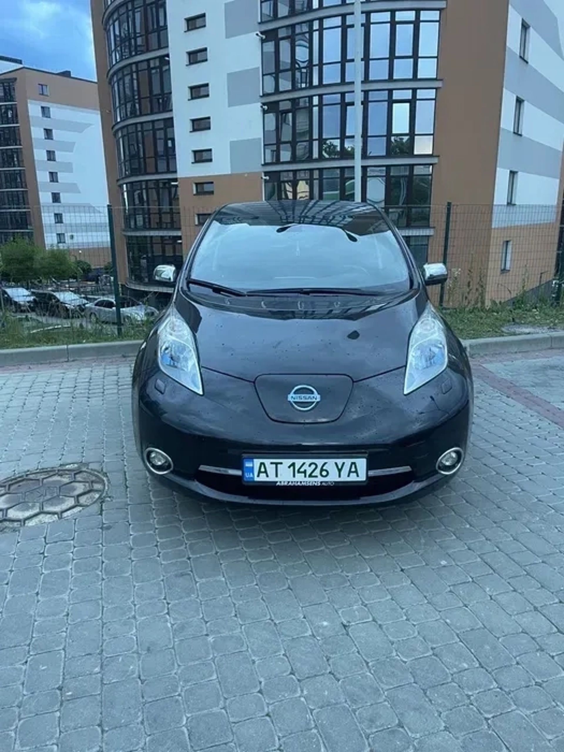 Авто Nissan Leaf