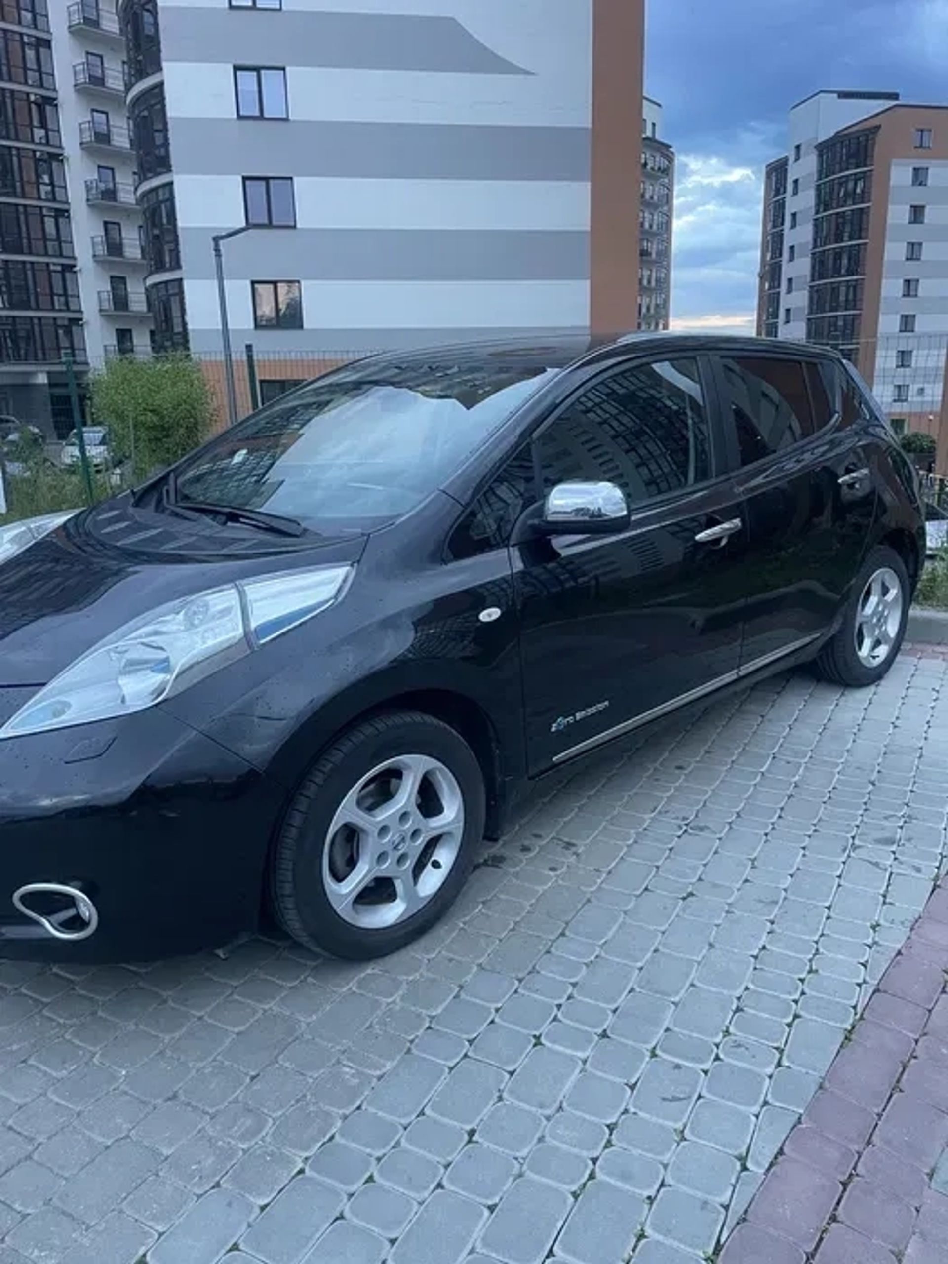Авто Nissan Leaf