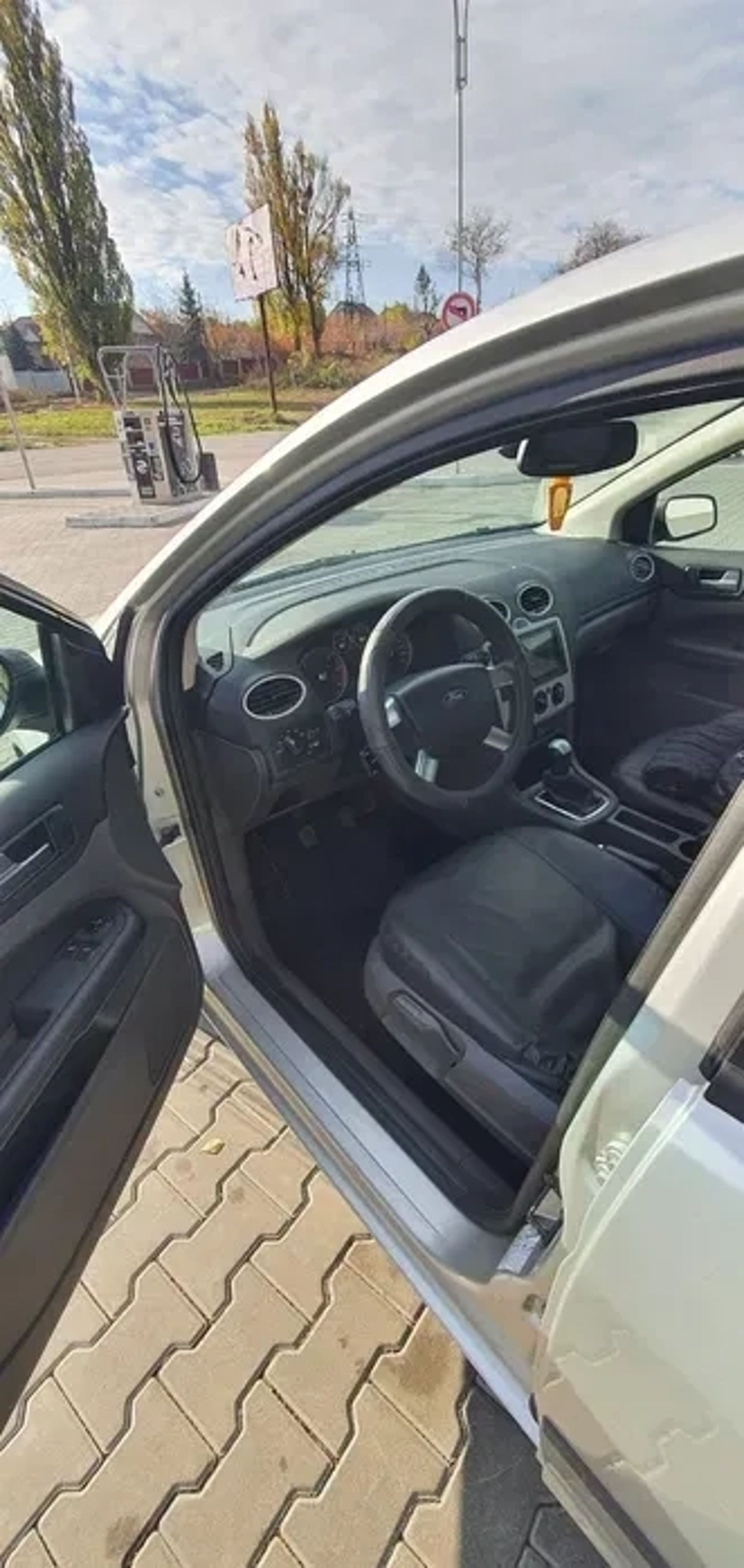 Автомобіль Форд