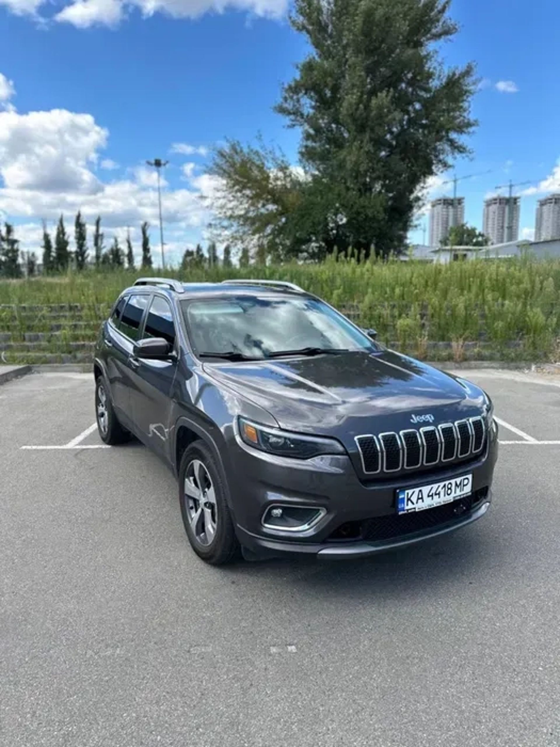 Jeep Cherokke кросовер