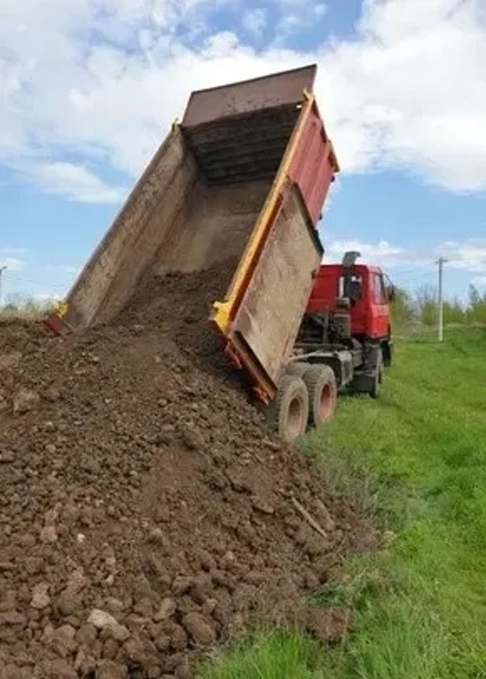 Самоскид ТАТРА 815 Об'єм кузова 16 м3 (Висока прохідність)