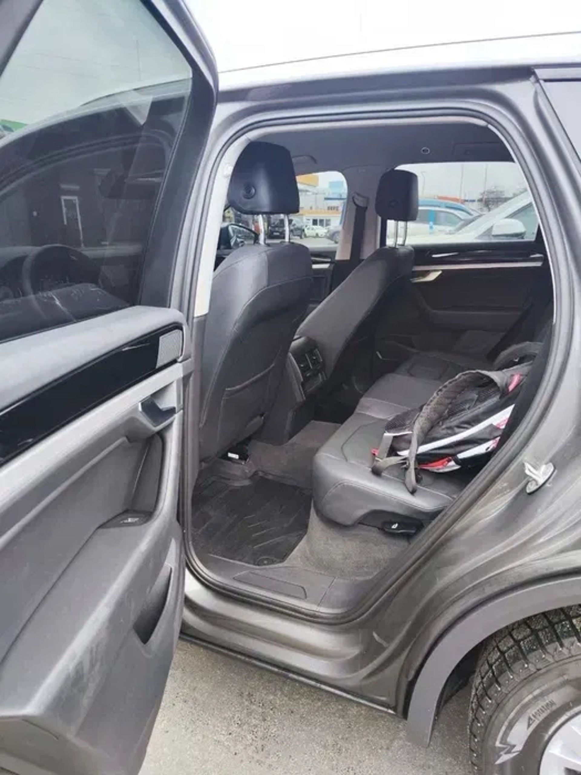 Авто Volkswagen Touareg 2020 — сучасний та комфортний