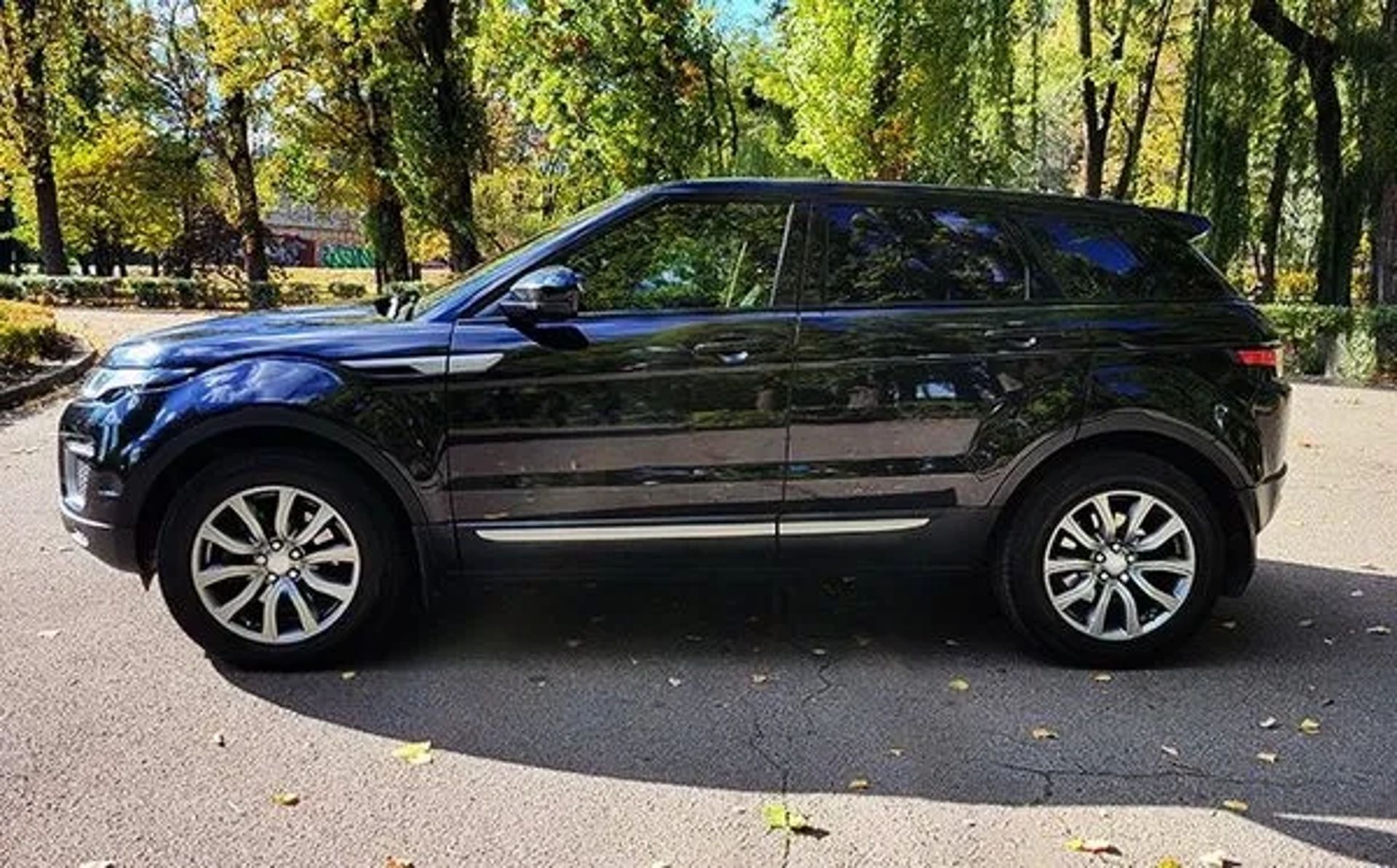 255 Джип на весілля Range Rover Evoque чорний
