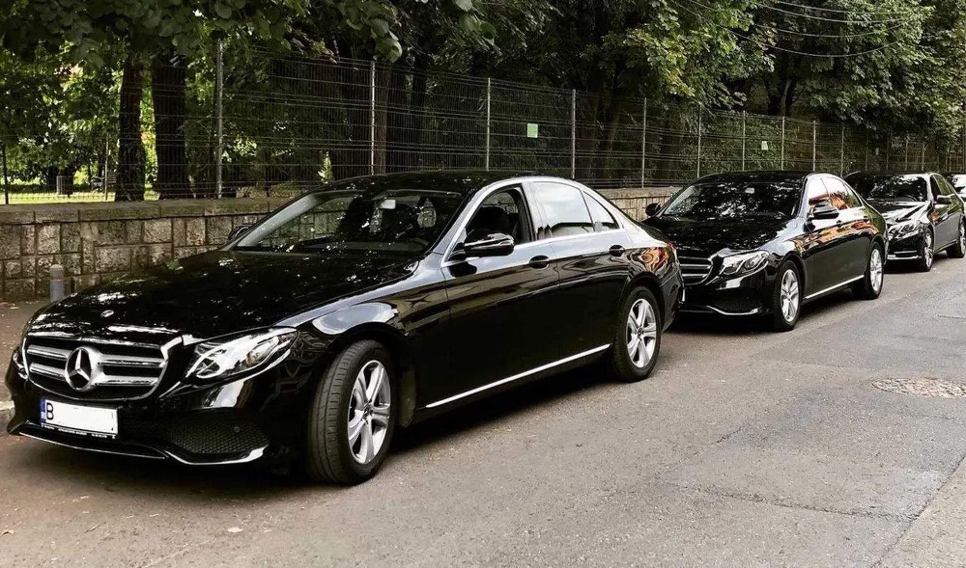 00+ Авто. Авто на весілля у Львові. Весільний кортеж Львів