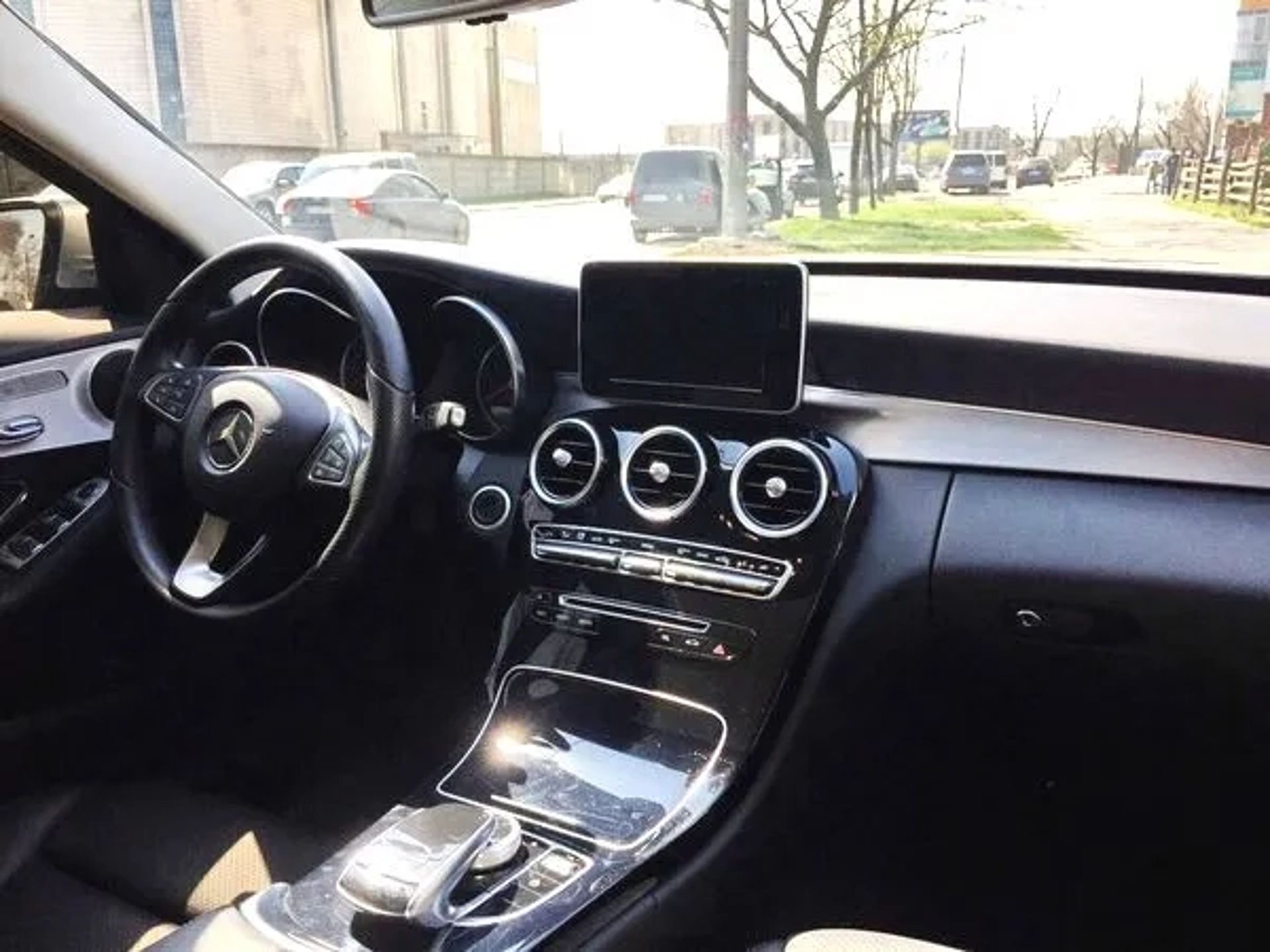 109 Машина на весілля Mercedes С300 сріблястий 