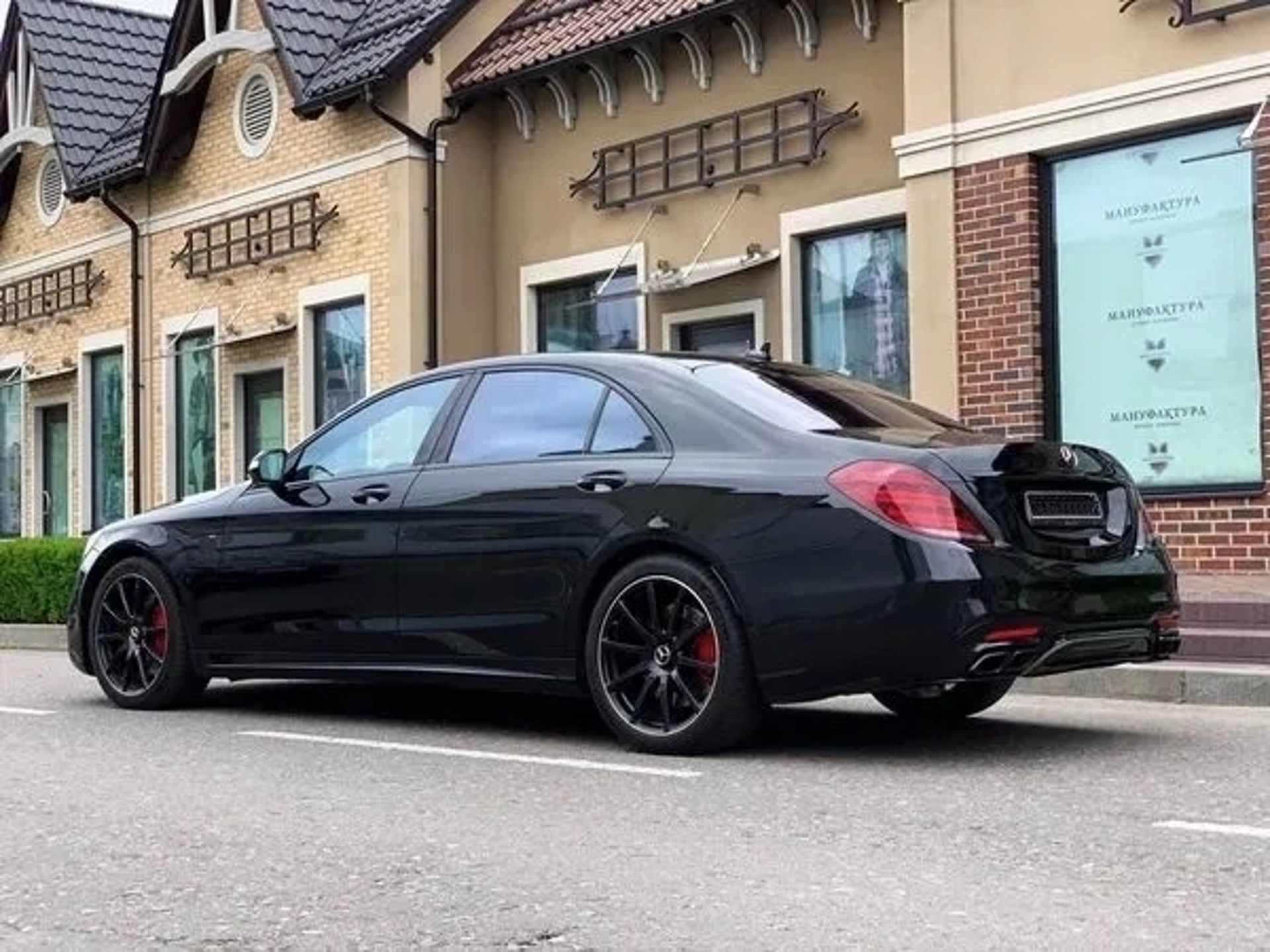 099 Mercedes-Benz 222 S-класу без водія – комфорт і свобода