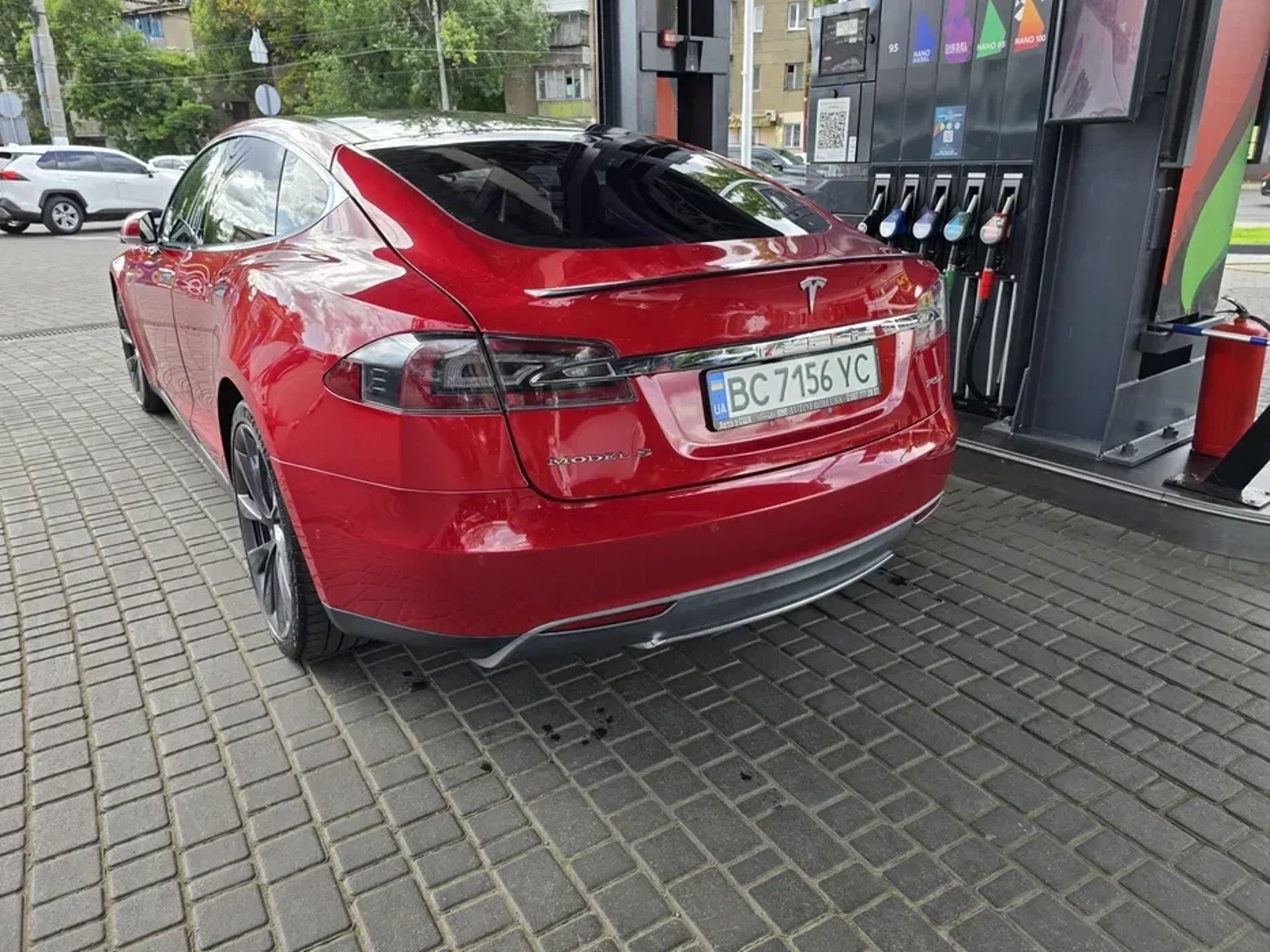 Tesla Model S P85D