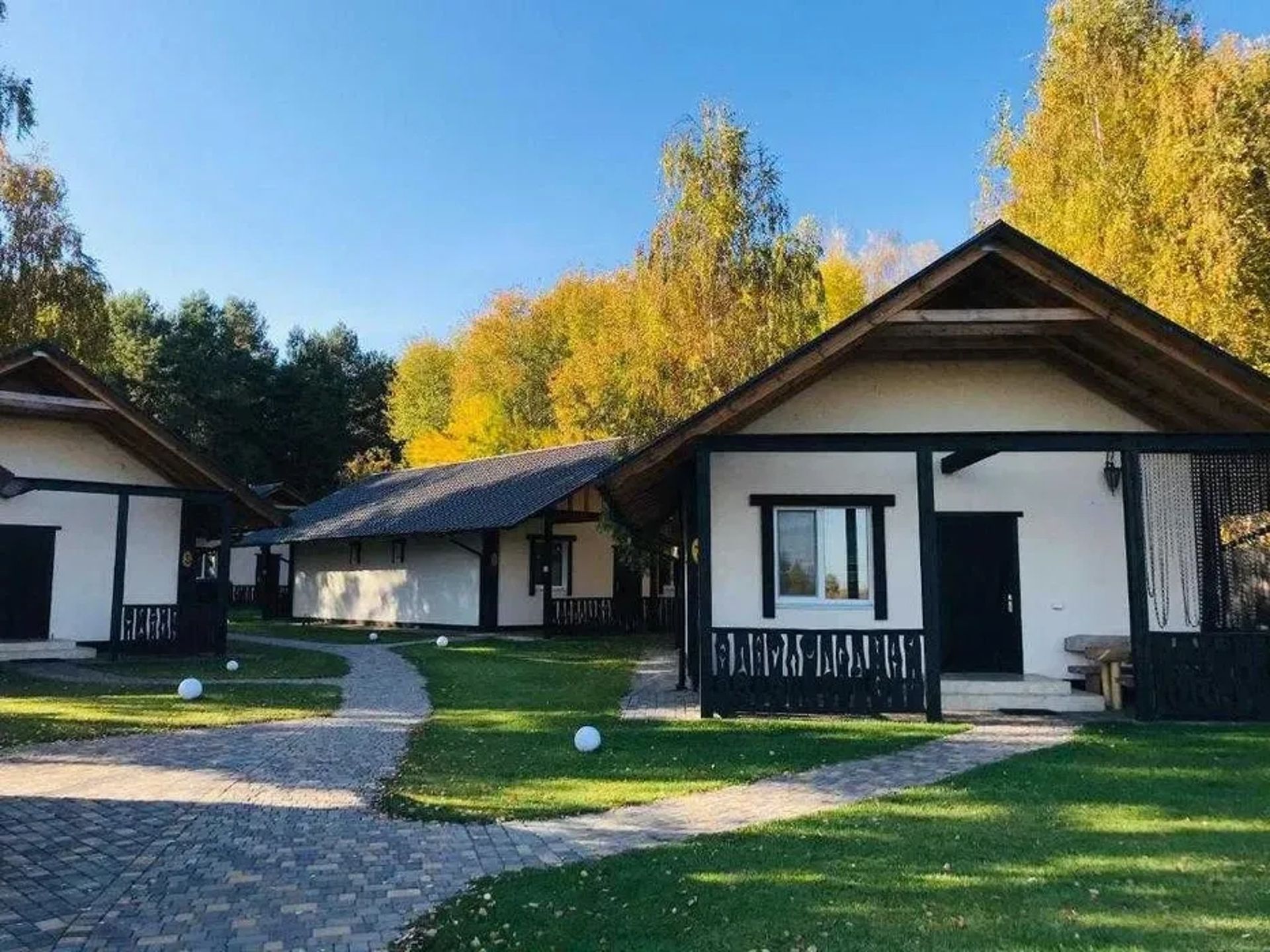 Котедж за містом , власний паркінг ,ідеальні фотолокаціі