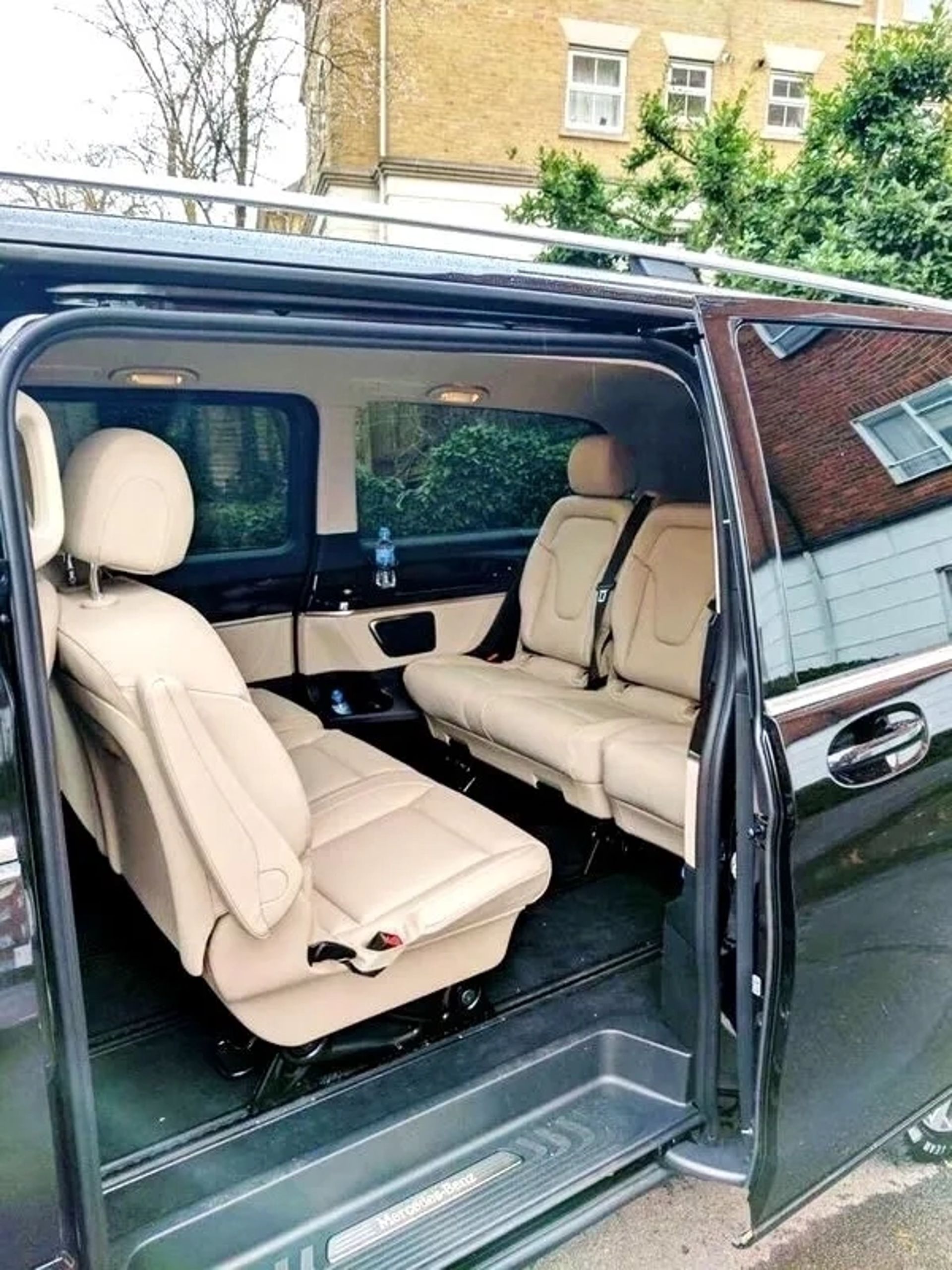 273 Мікроавтобус на весілля Mercedes-Benz V-class
