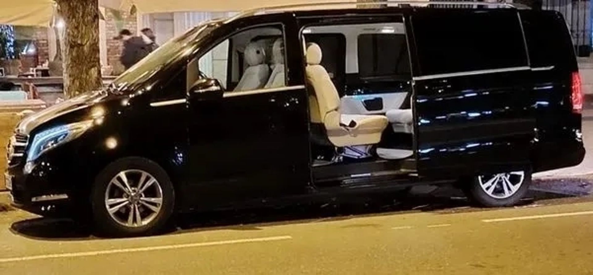 273 Мікроавтобус на весілля Mercedes-Benz V-class