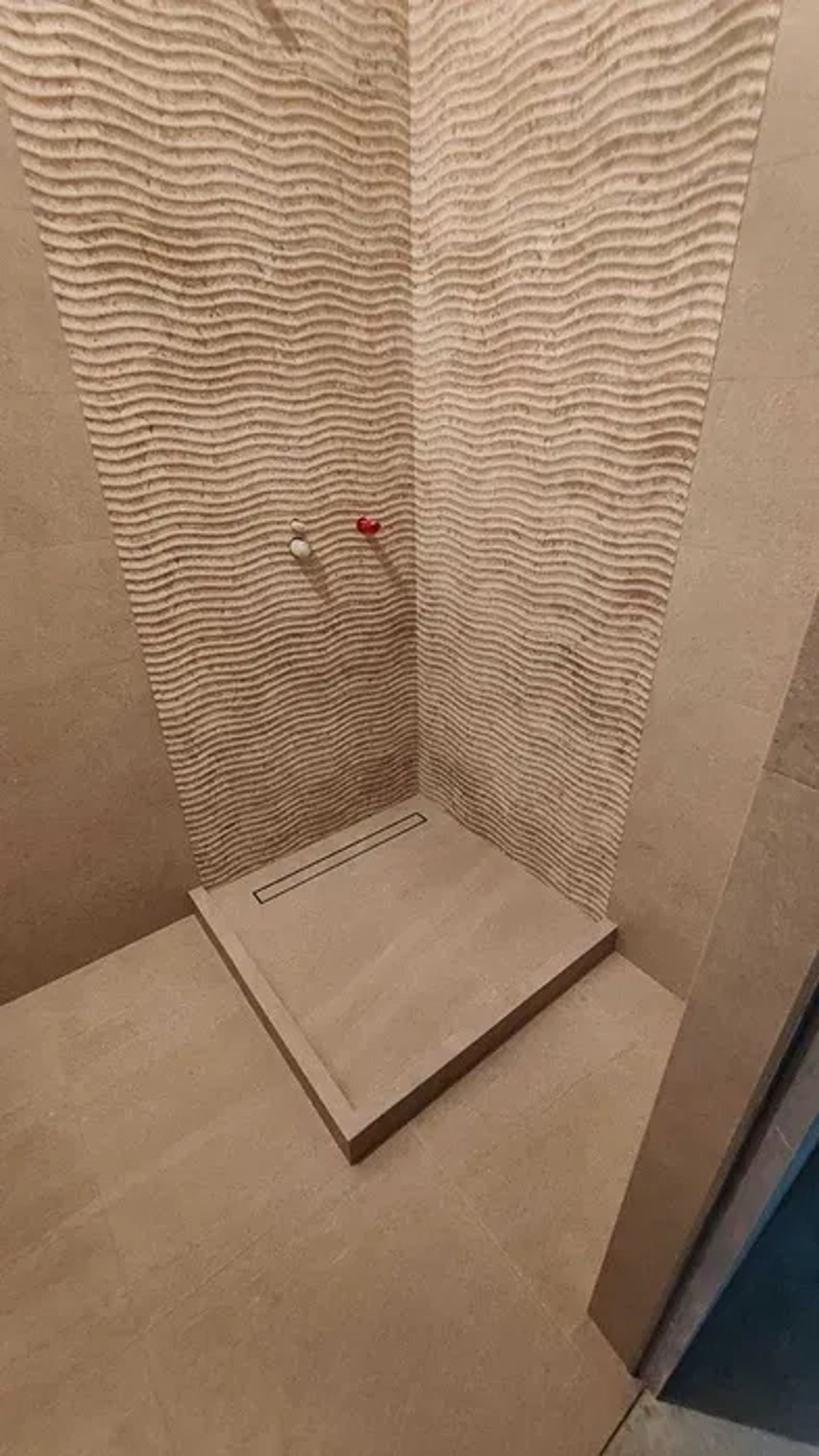 Плиточні Роботи та Укладання Плитки: Якість, Перевірена Часом!