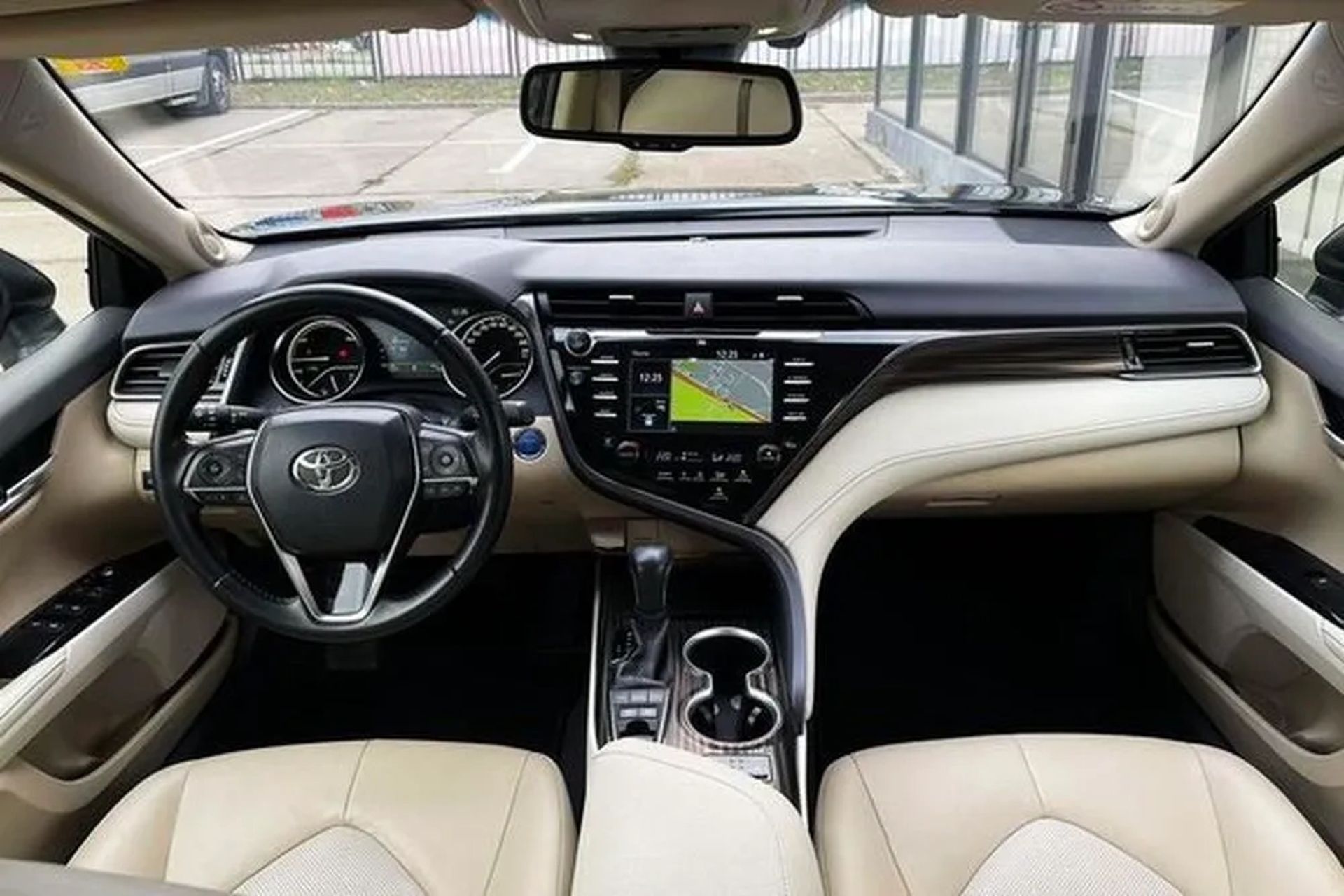 443 Toyota Camry 2025 — Camry без водія