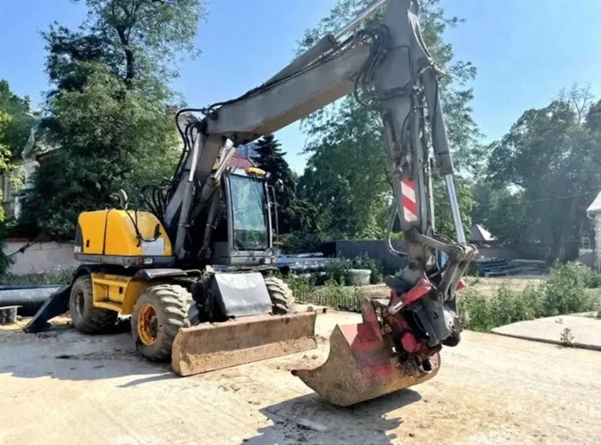 Повноповоротний екскаватор VOLVO EW160