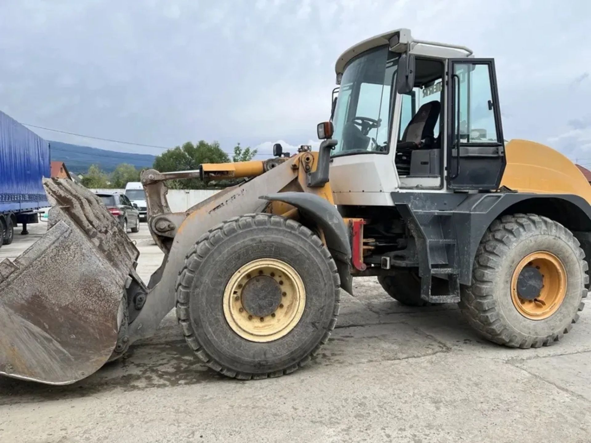 Фронтальний навантажувач Liebherr | Ковш 2.2 м3