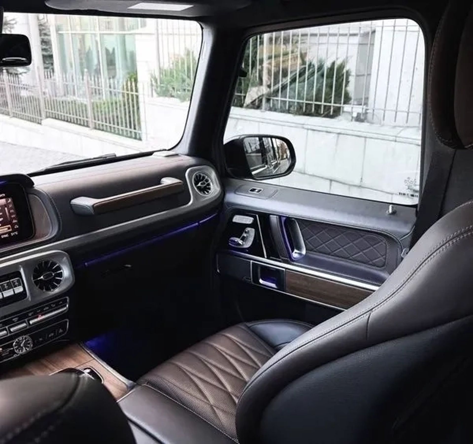 295 НОВИЙ Mercedes-Benz G63 AMG Гелік з водієм або без