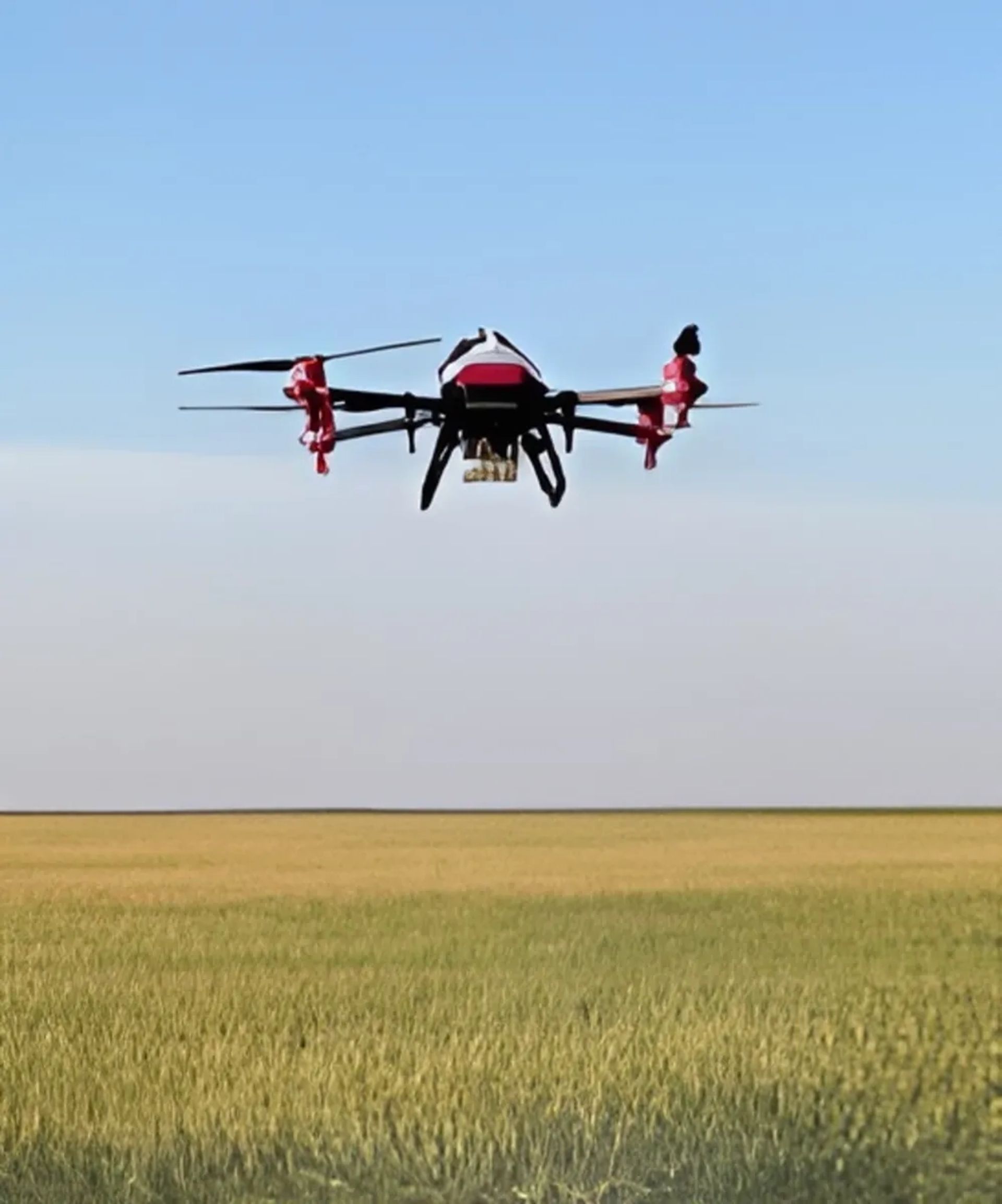 Внесення гербіциду, фунгіциду агродроном XAG XP 2020