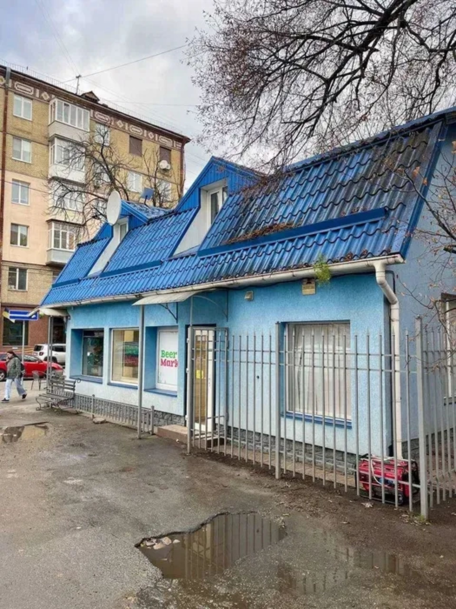 Кабінет в окремо розташованій будівлі, вулиця Єреванська 2б