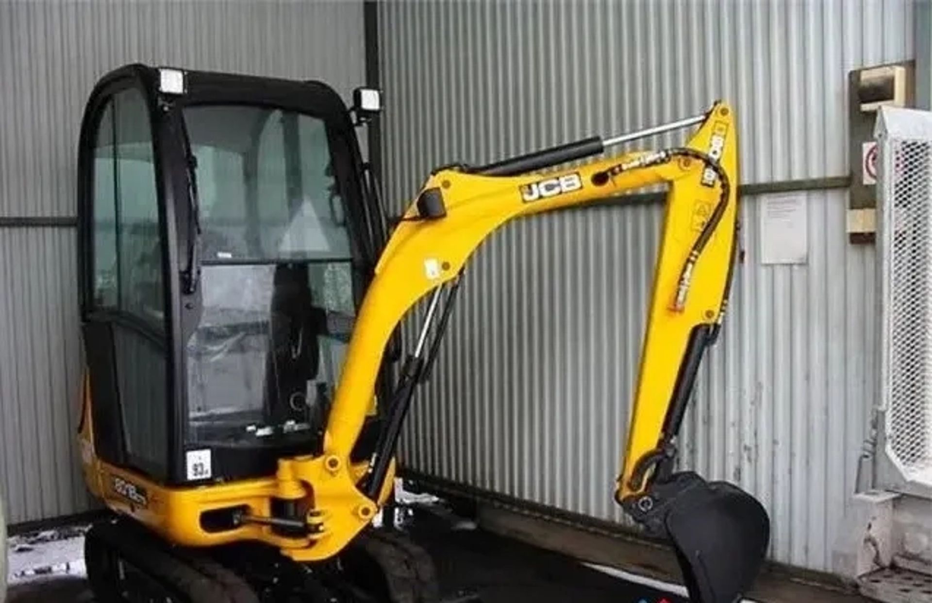 Гусеничний міні-екскаватор JCB 8018 CTS