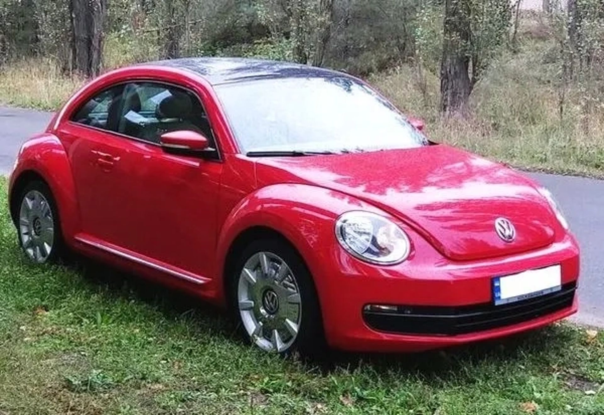 234 Volkswagen New Beetle червоний на зйомки фотосесію