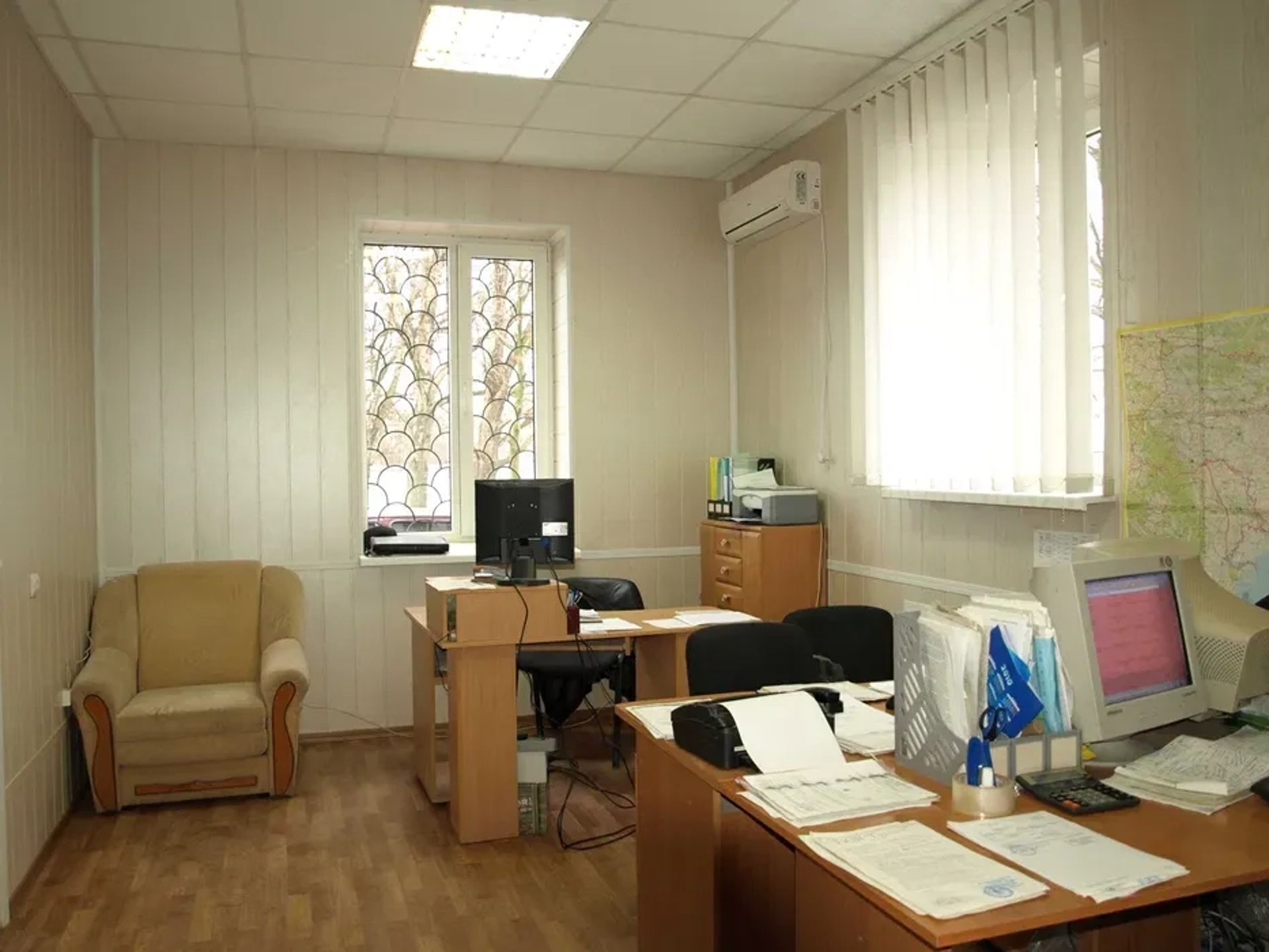 Територія (2 Га), що охороняється під склад, офіс, стоянку