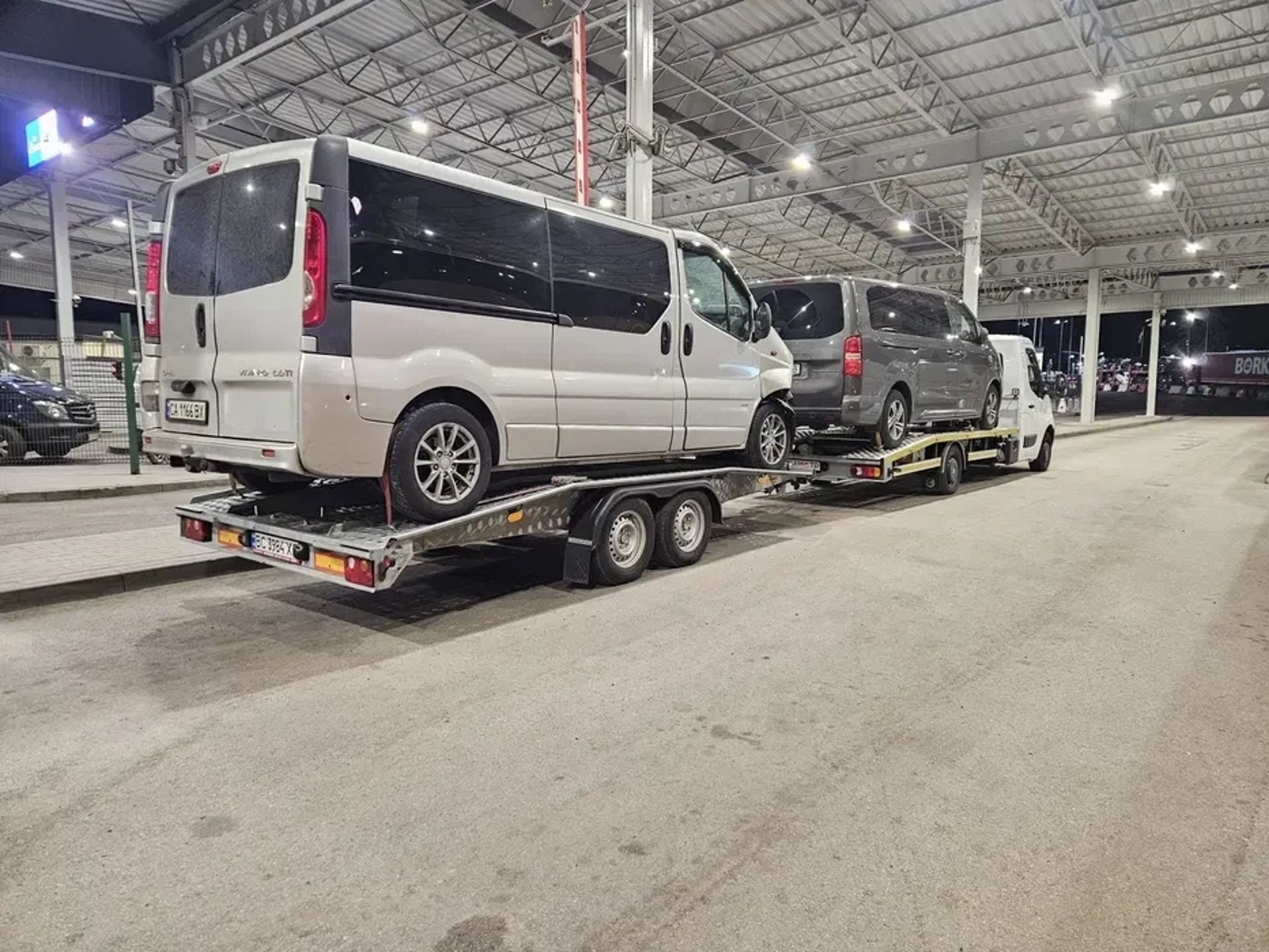 Евакуатор на базі вантажівки Renault з лебідкою