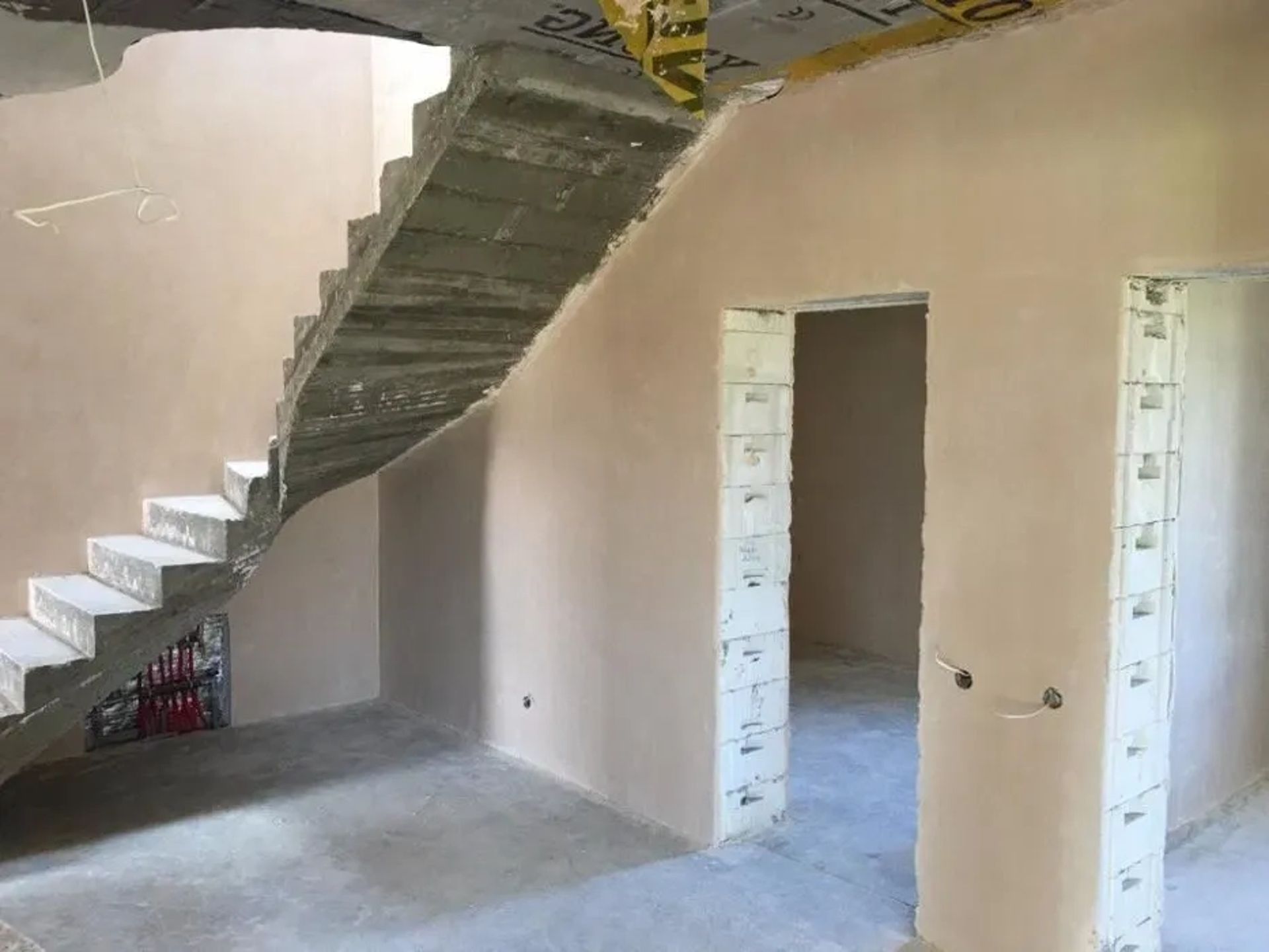 Машинна стяжка підлоги. Гіпсова штукатурка.(260 грн. м2)