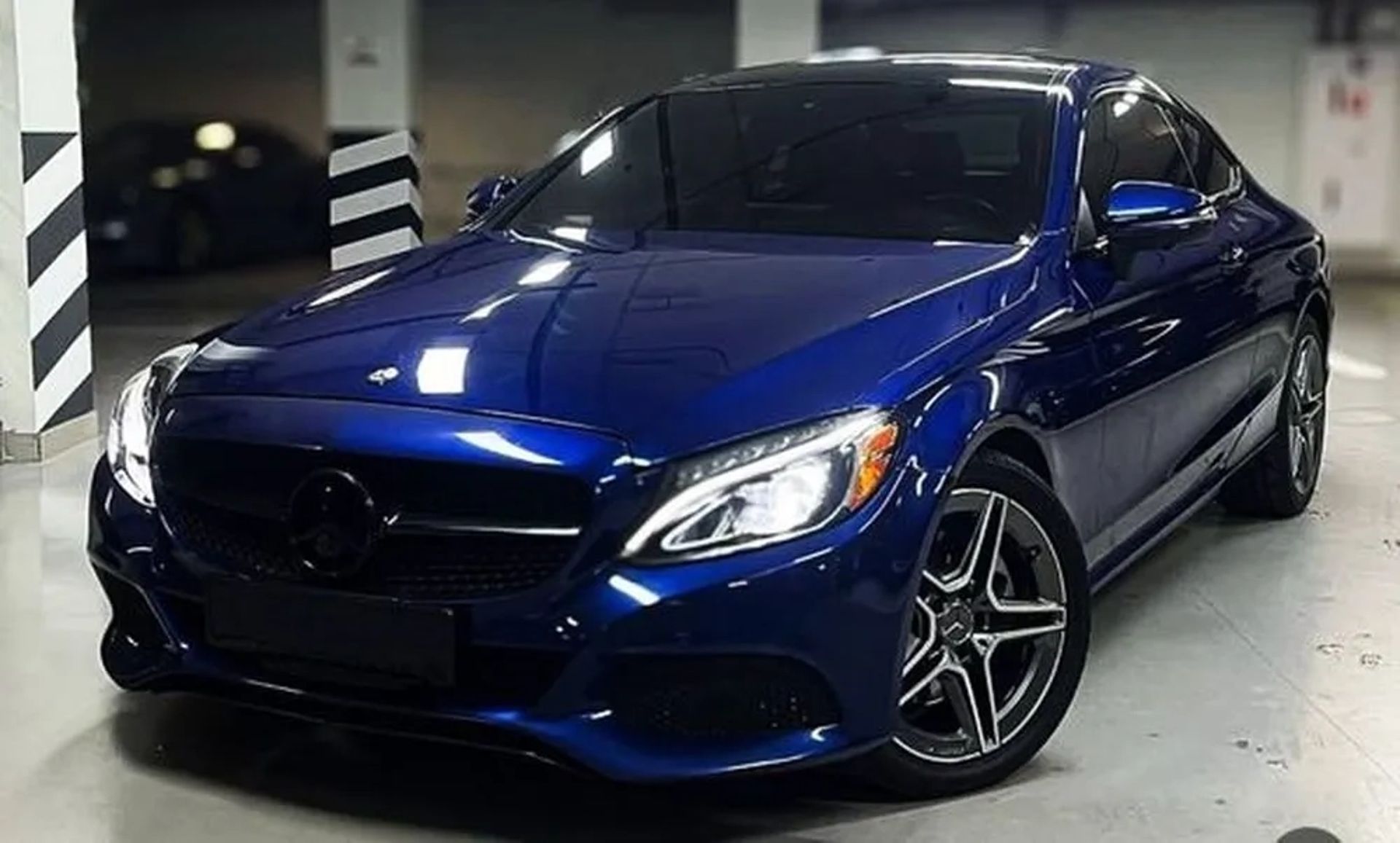 433 Авто без водія Mercedes-Benz С300 синій