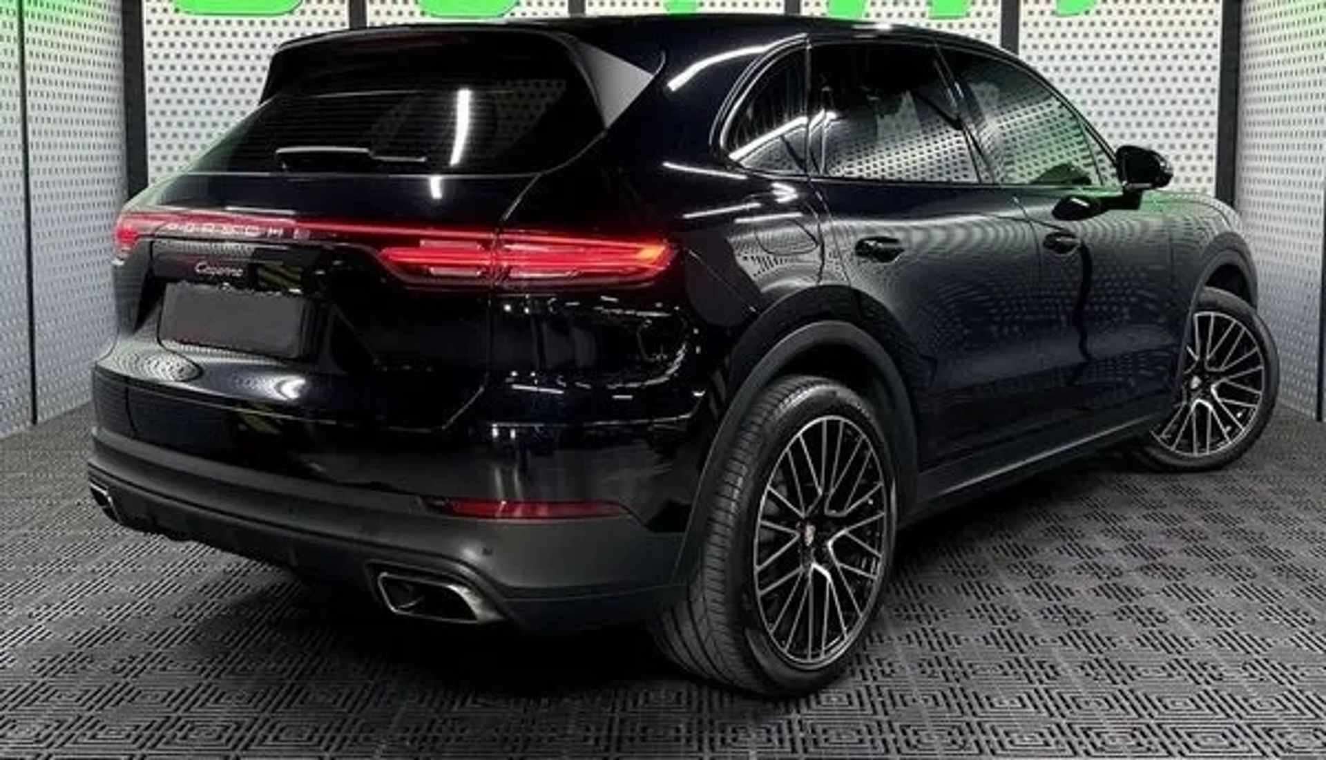 436 Porsche Cayenne NEW без водія