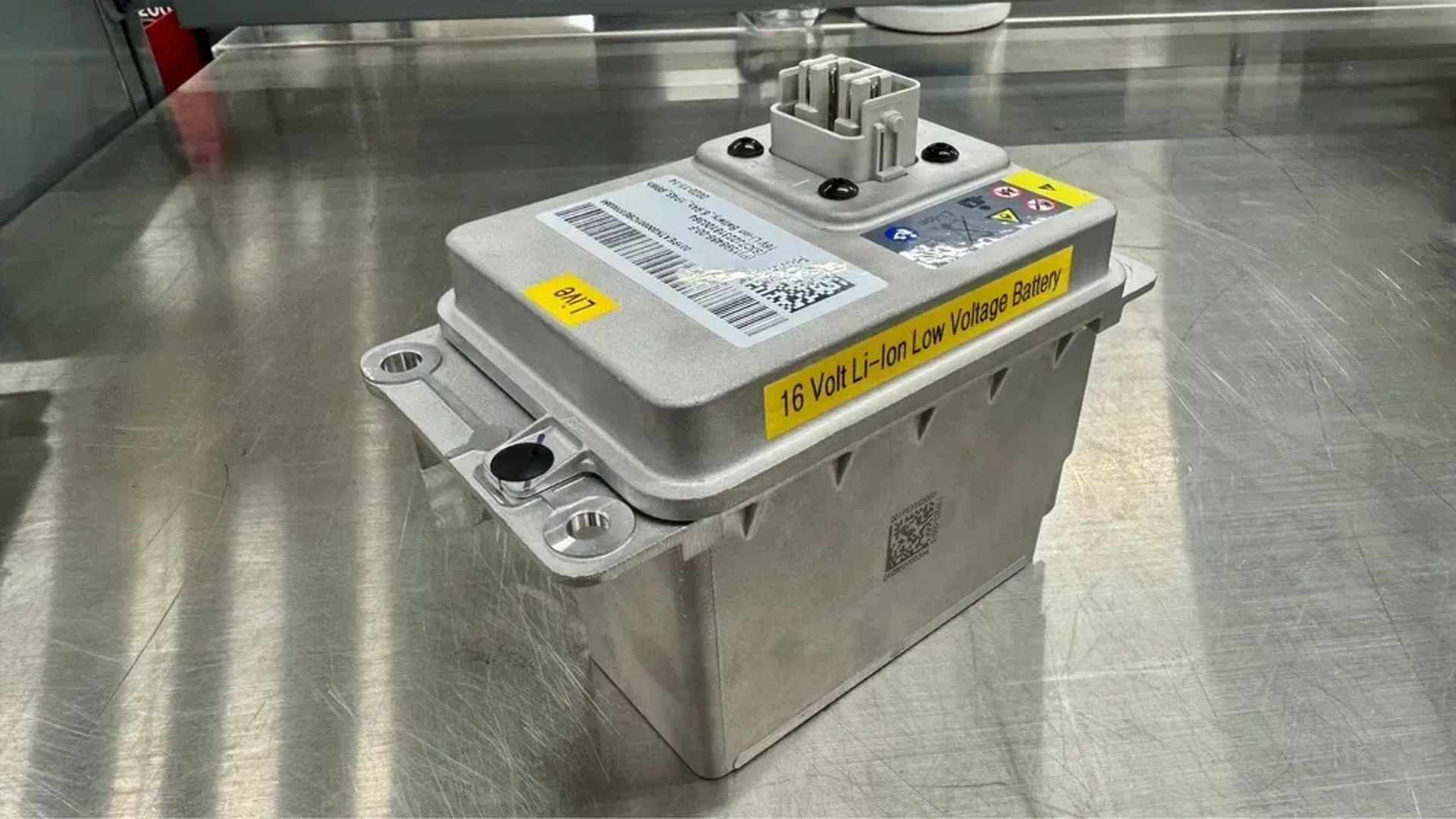 Відновлення акумуляторів Tesla 16 v та нових чорних 12.8v.