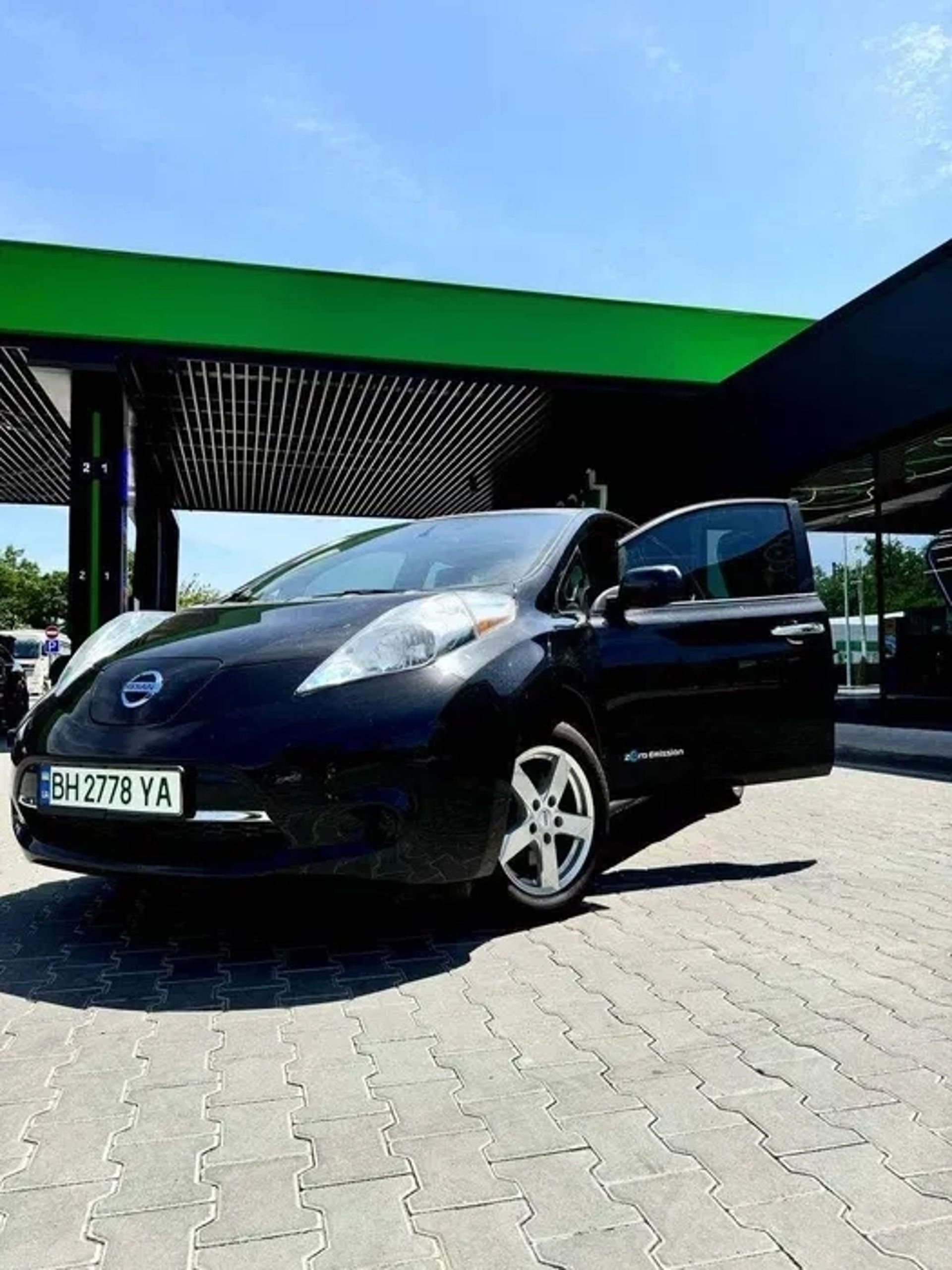 Авто Nissan Leaf