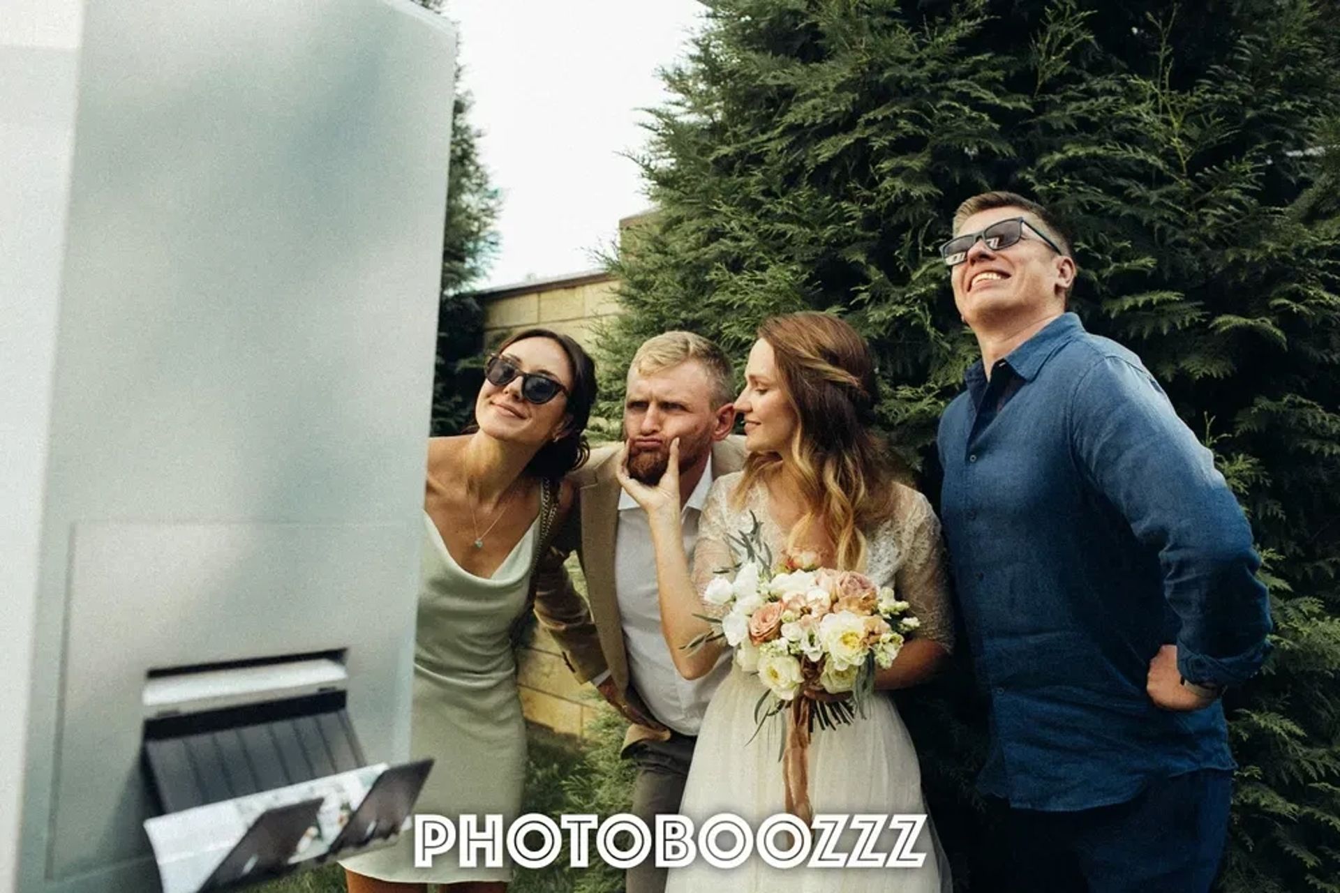 Фотобудка фотобокс фотокабіна селфі дзеркало на ваш праздник