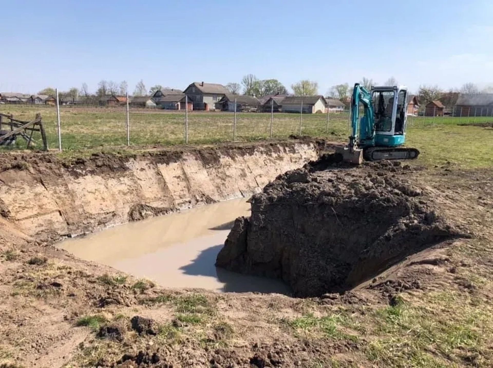 Міні екскаватор Sunward SWE35UF