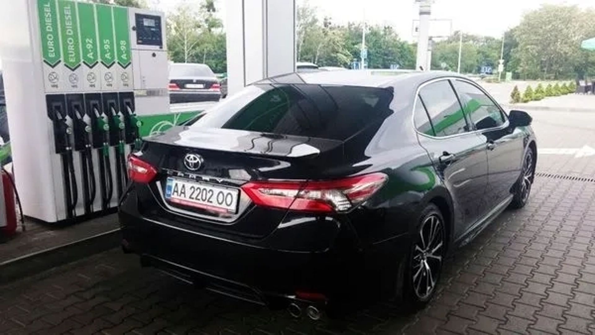 149 Toyota Camry V70 чорна авто на весілля