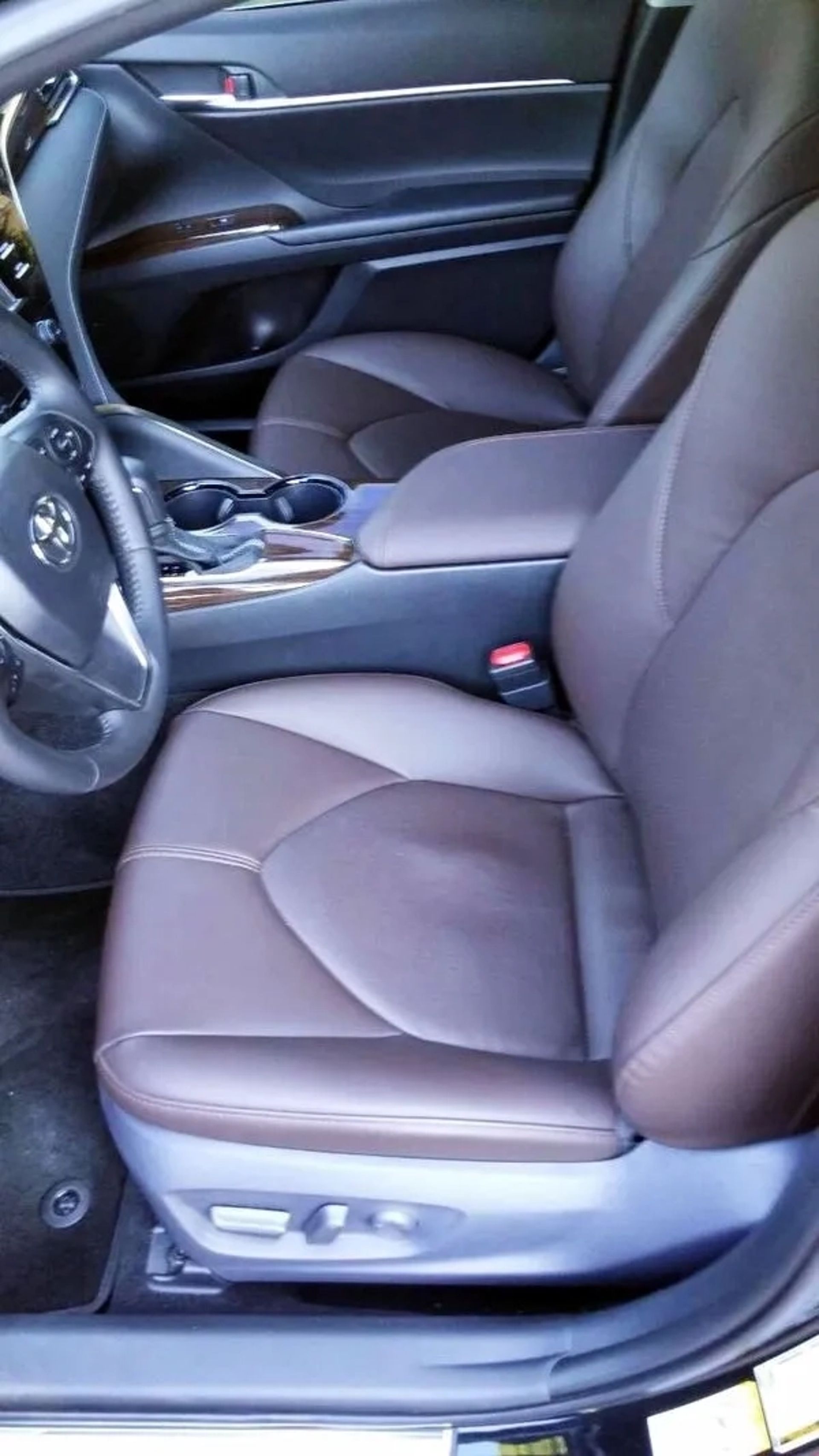 149 Toyota Camry V70 чорна авто на весілля