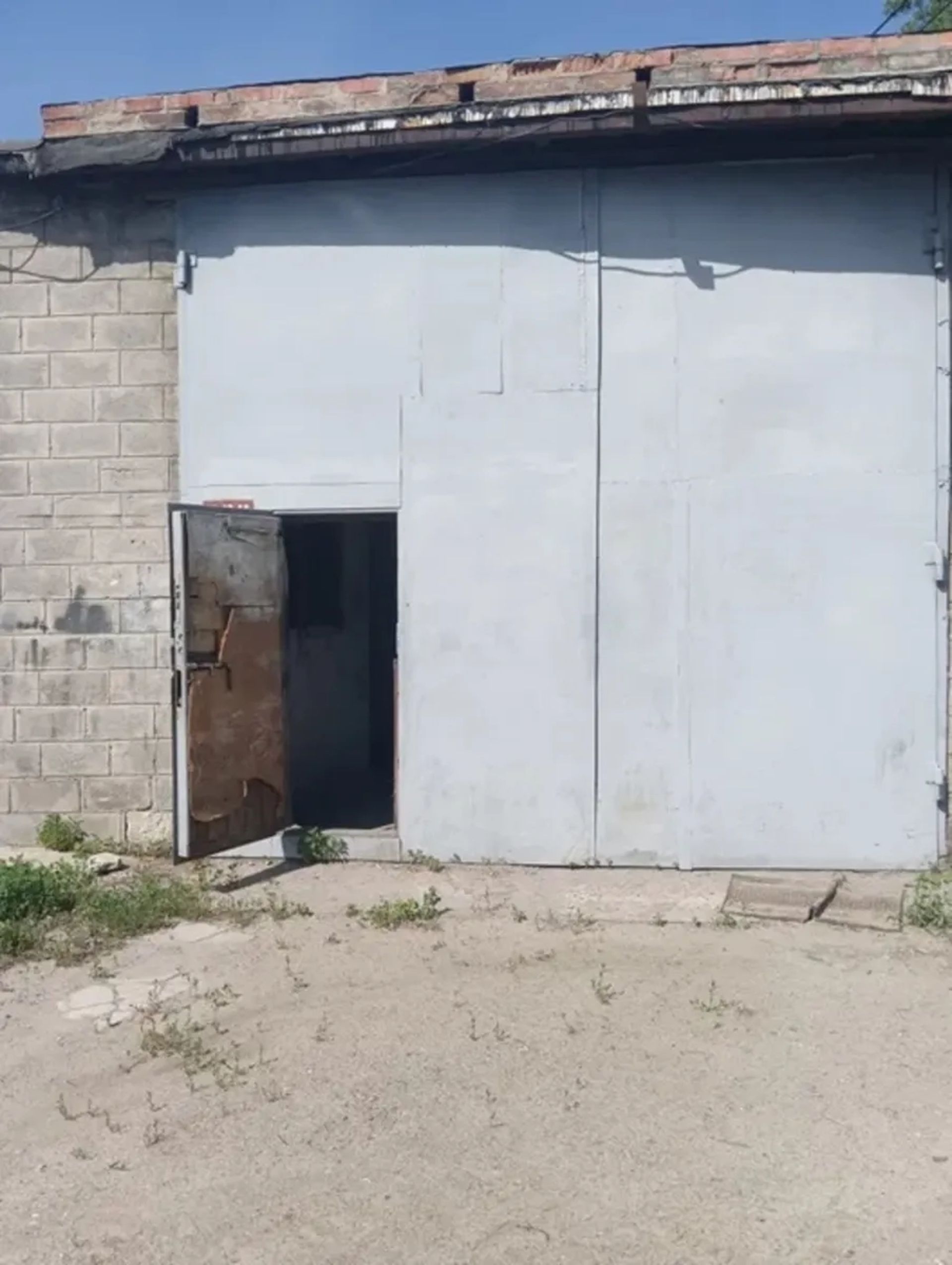 Зручний гаражний бокс в Кооперативі Лада