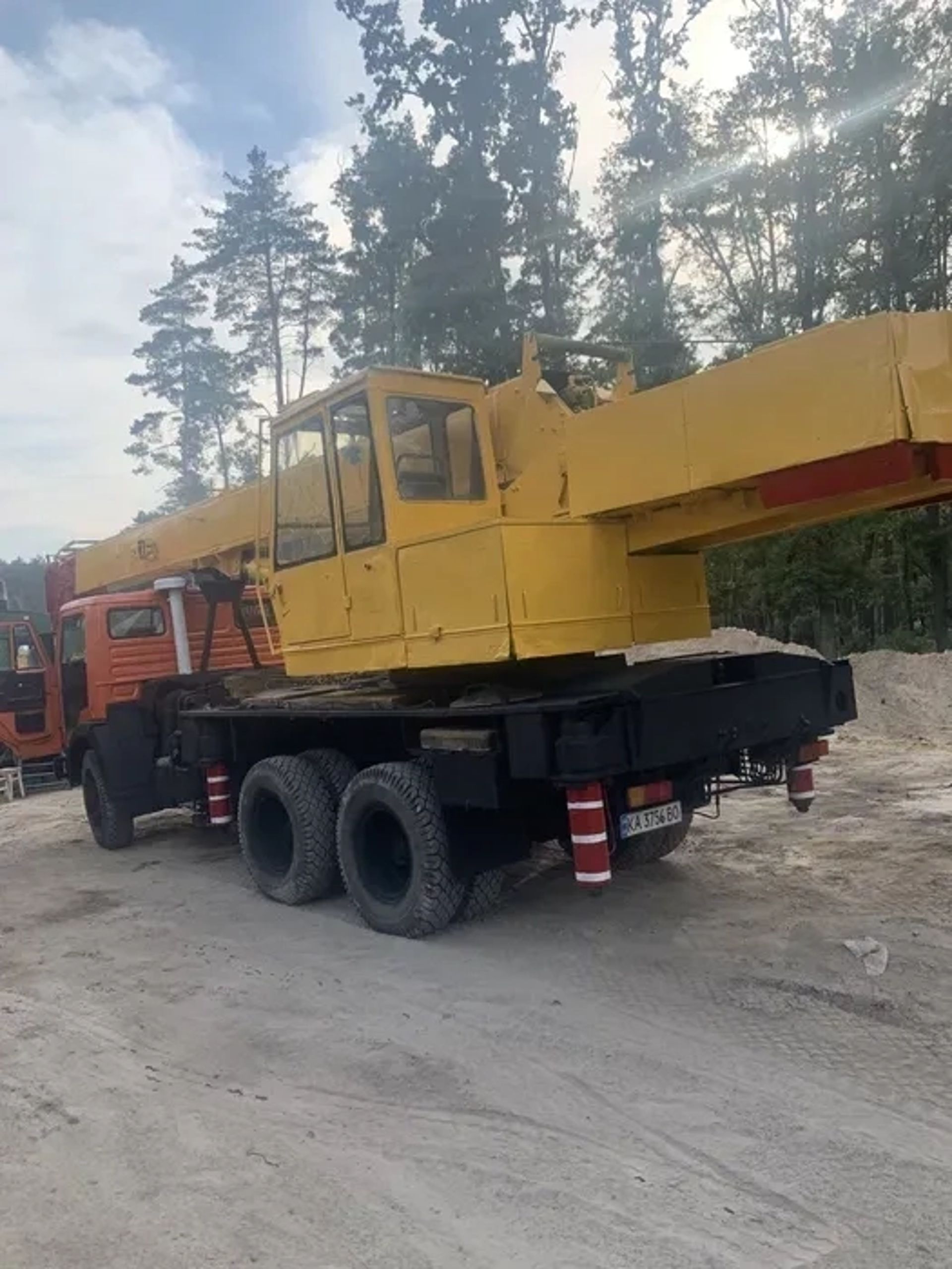 Автокран 20 т на базі КамАЗ-5320