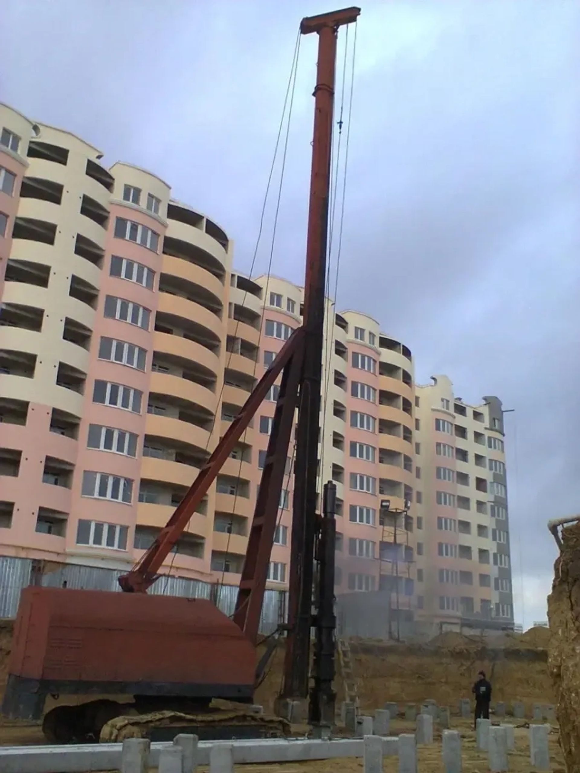 Забивка паль (свай) перерізом 300х300 мм — сучасна техніка, досвідчені фахівці від 175 ₴/пог.м