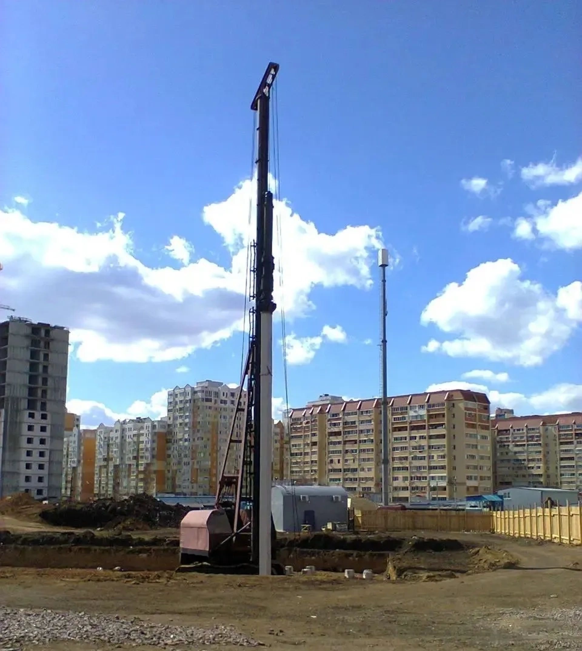 Забивка паль (свай) перерізом 300х300 мм — сучасна техніка, досвідчені фахівці від 175 ₴/пог.м